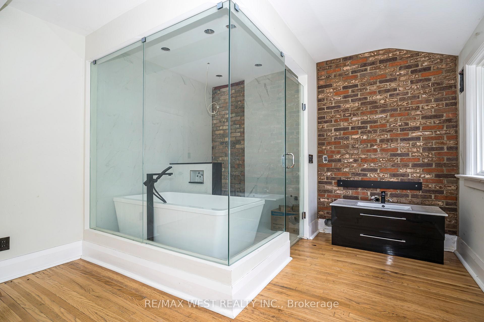 Photo 23 of 38 Beck Avenue, Toronto, East End-Danforth — HOMEH
