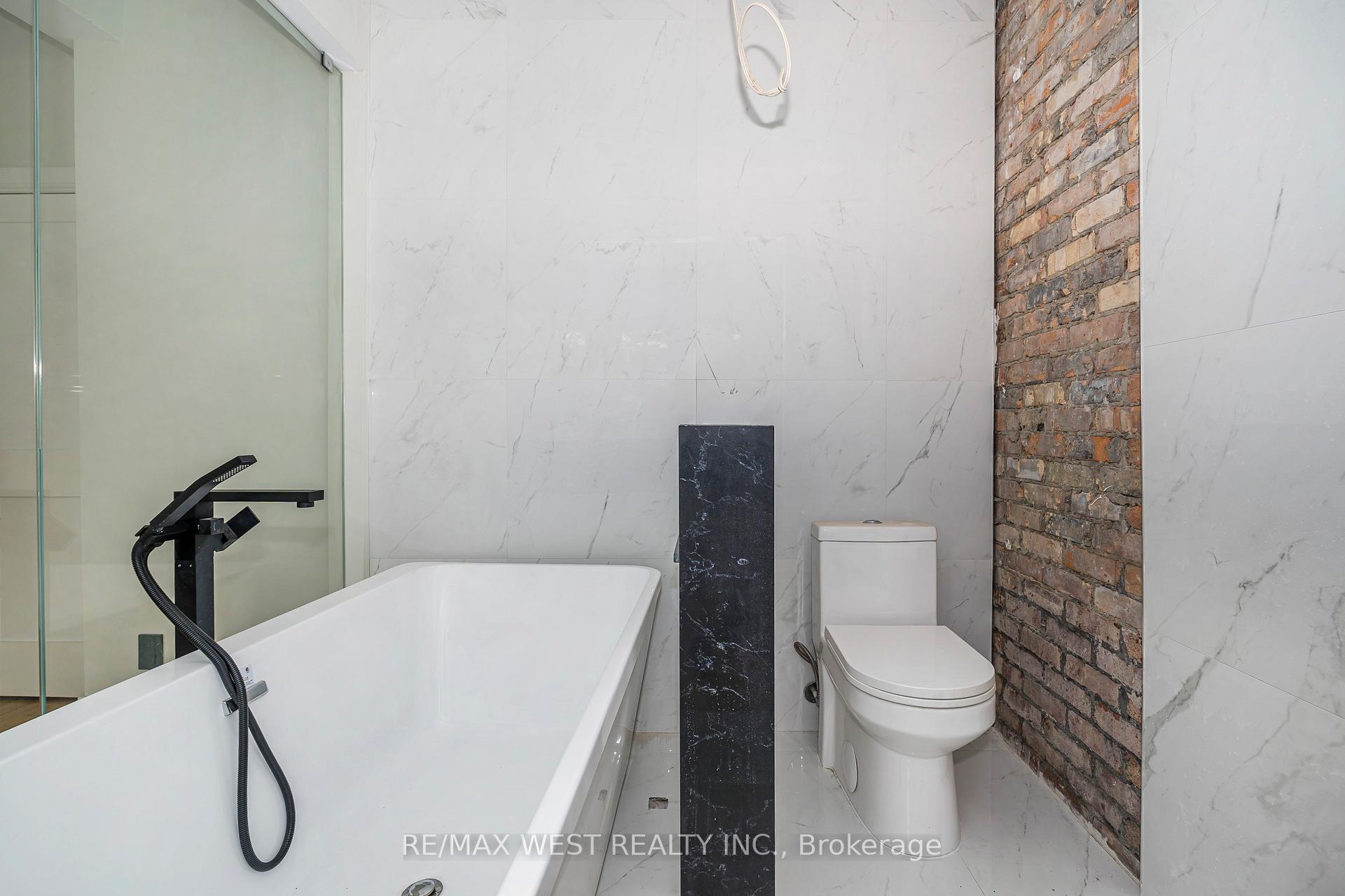 Photo 24 of 38 Beck Avenue, Toronto, East End-Danforth — HOMEH
