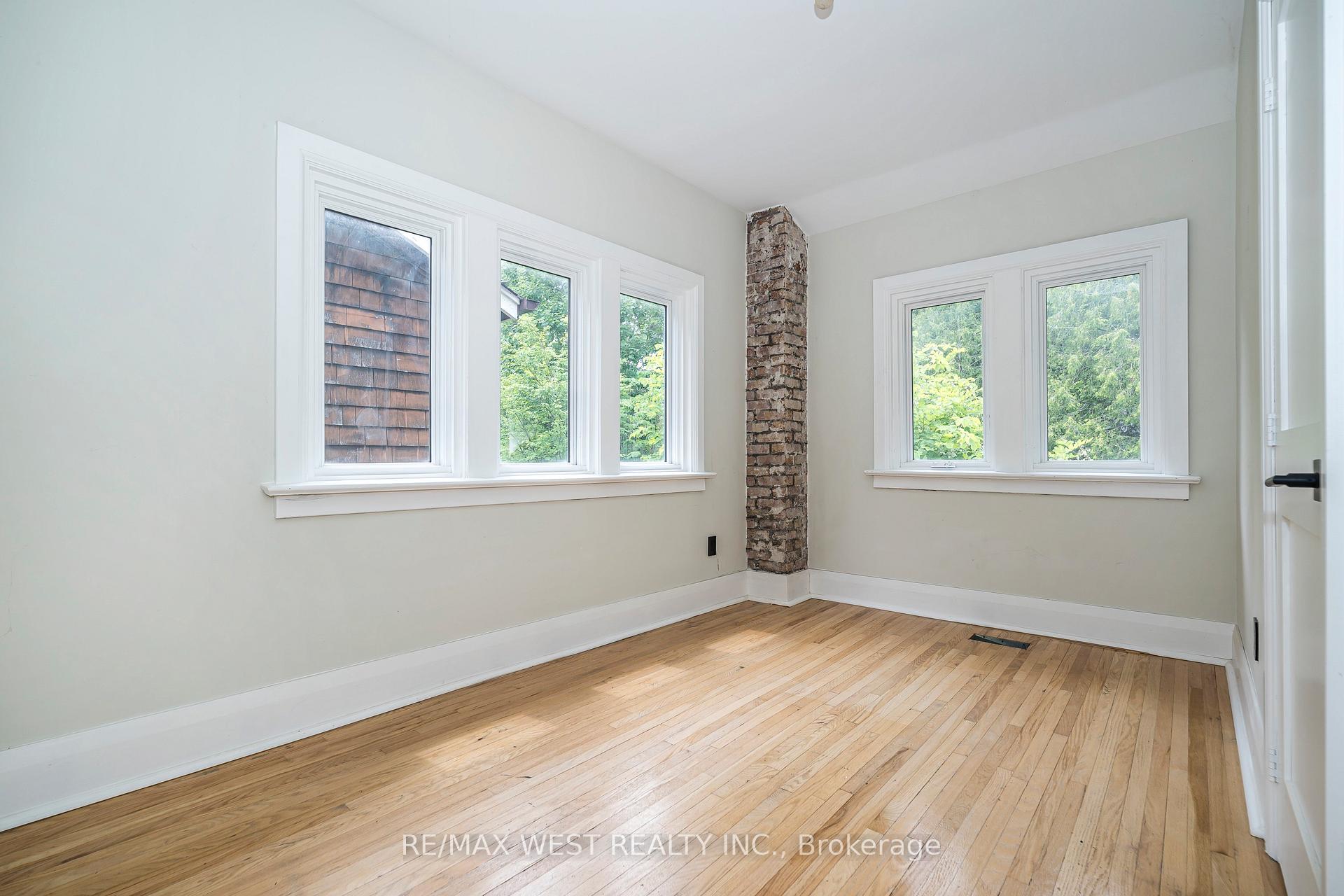Photo 27 of 38 Beck Avenue, Toronto, East End-Danforth — HOMEH