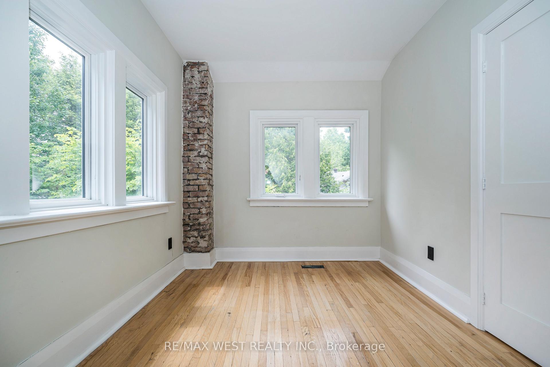 Photo 28 of 38 Beck Avenue, Toronto, East End-Danforth — HOMEH