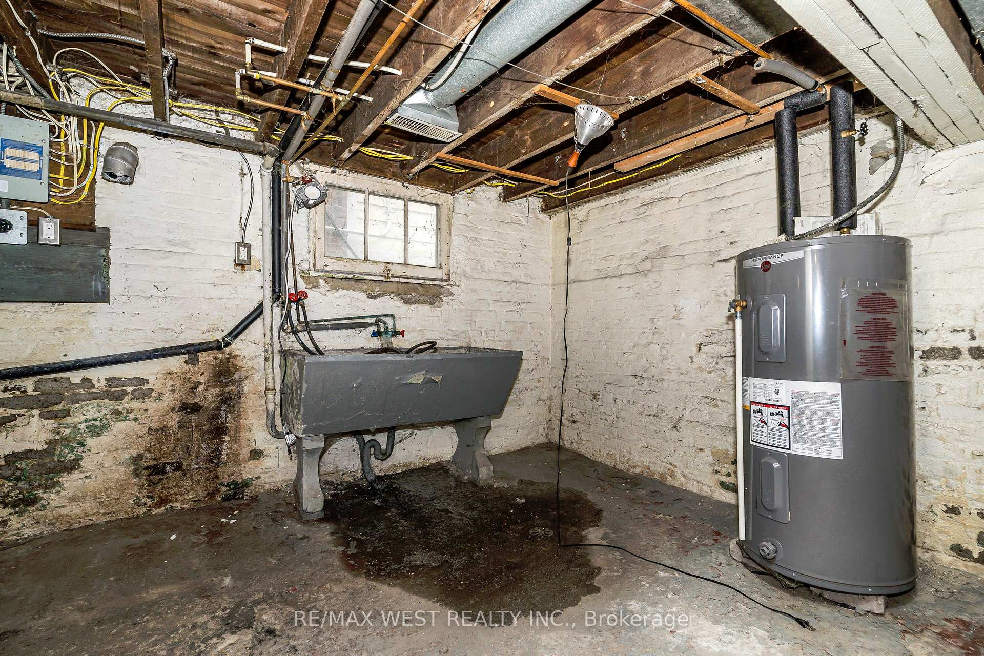 Photo 35 of 38 Beck Avenue, Toronto, East End-Danforth — HOMEH