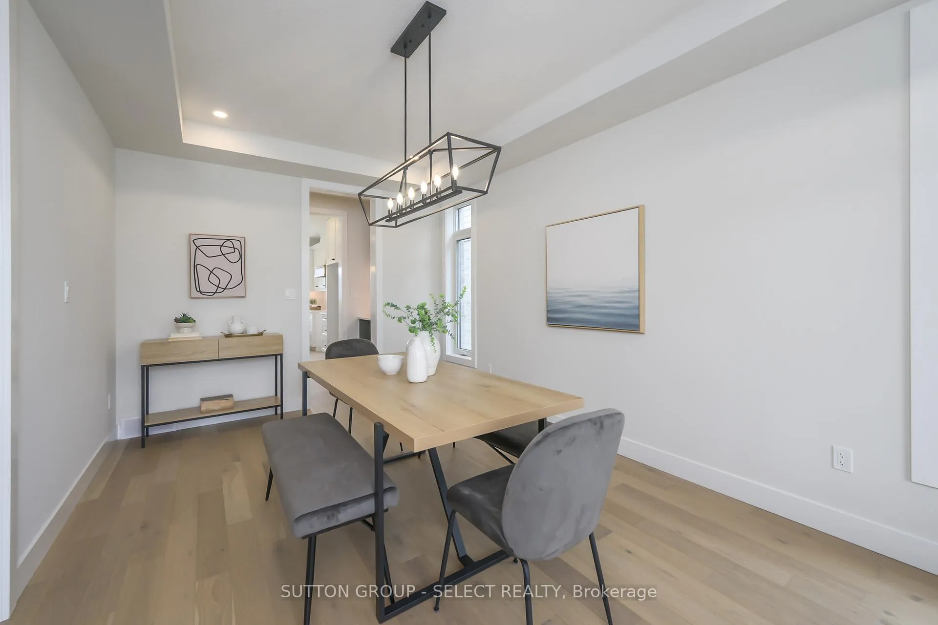 Photo 5 of 138 Harvest Lane, Thames Centre, Dorchester — HOMEH