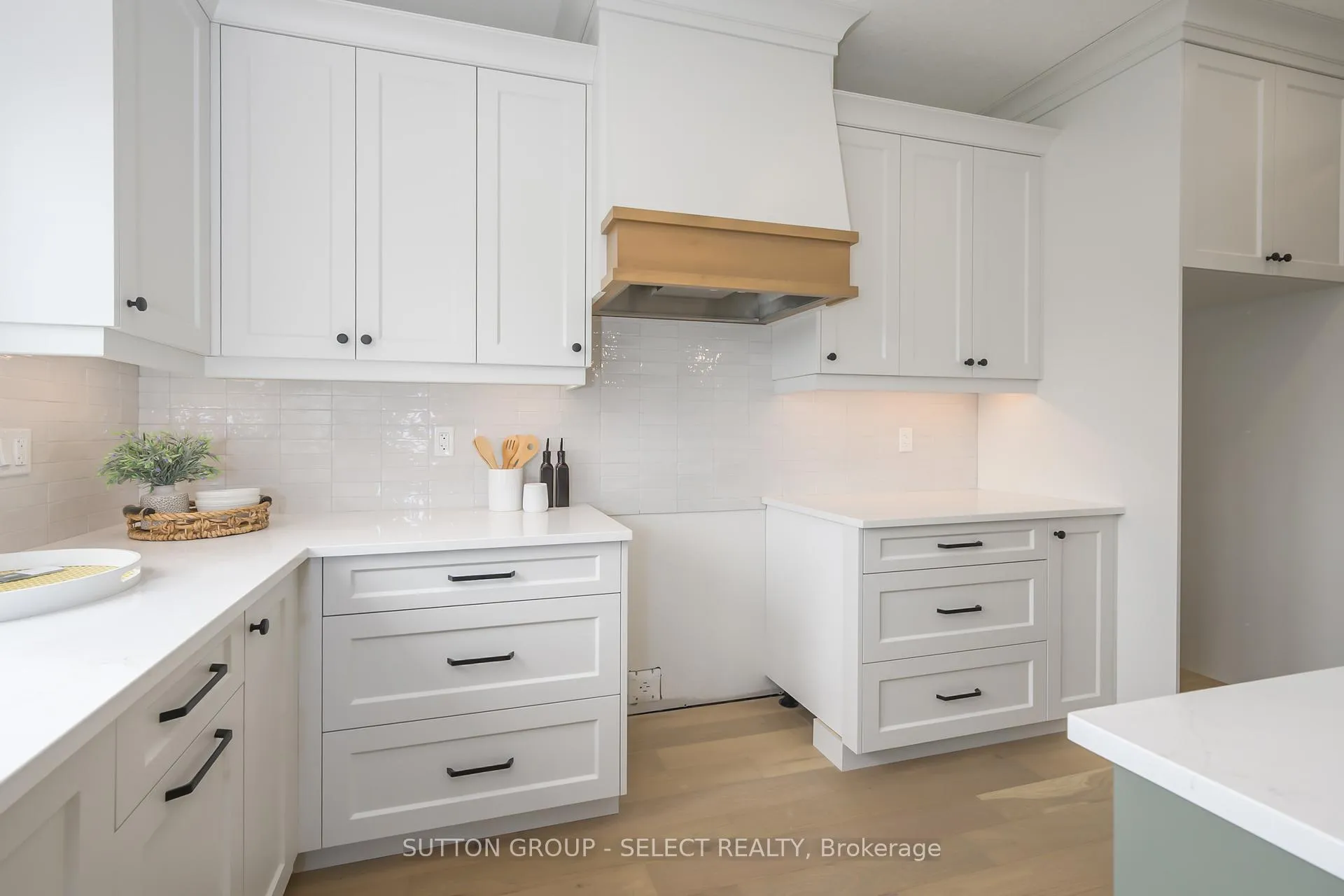 Photo 9 of 138 Harvest Lane, Thames Centre, Dorchester — HOMEH