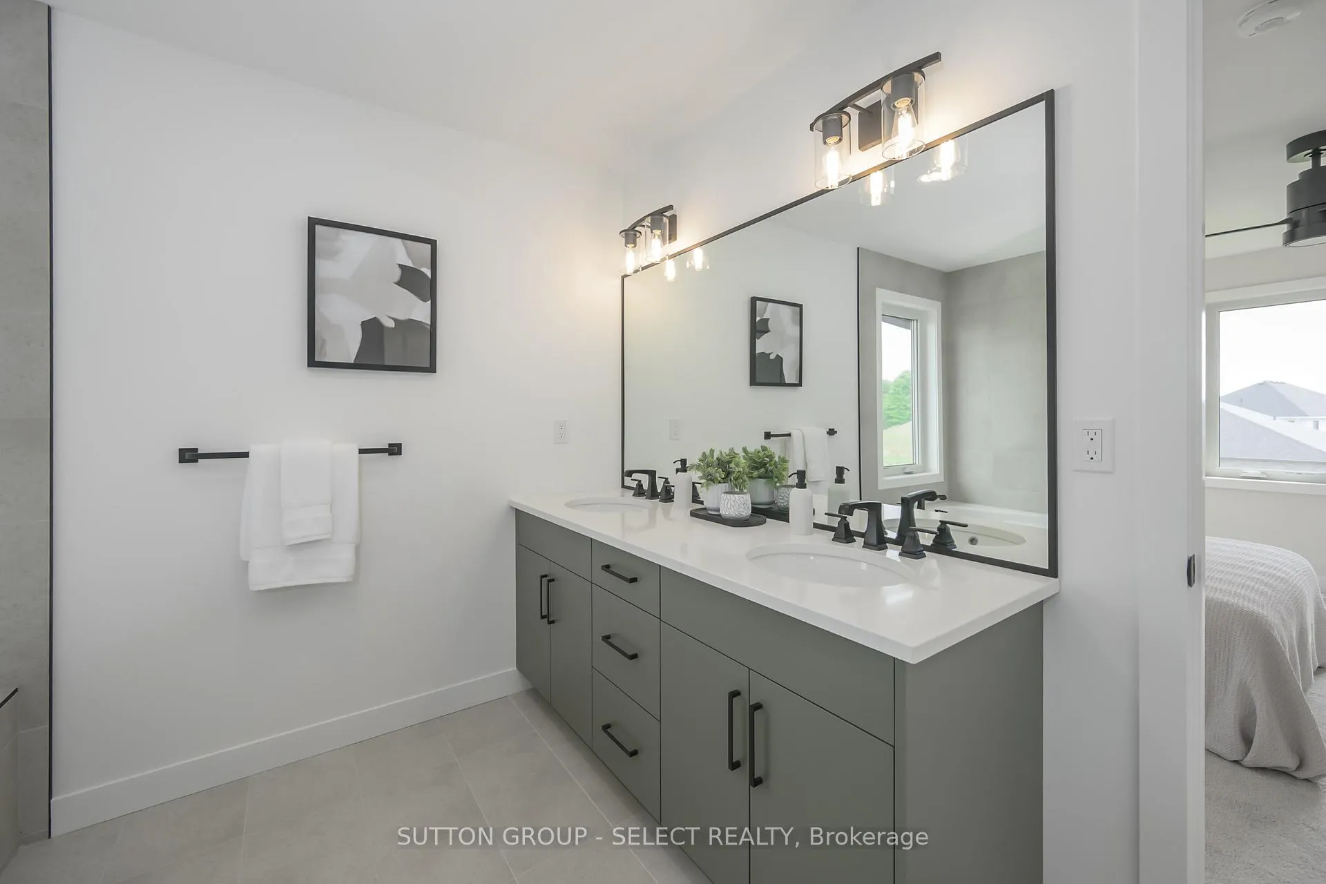 Photo 24 of 138 Harvest Lane, Thames Centre, Dorchester — HOMEH