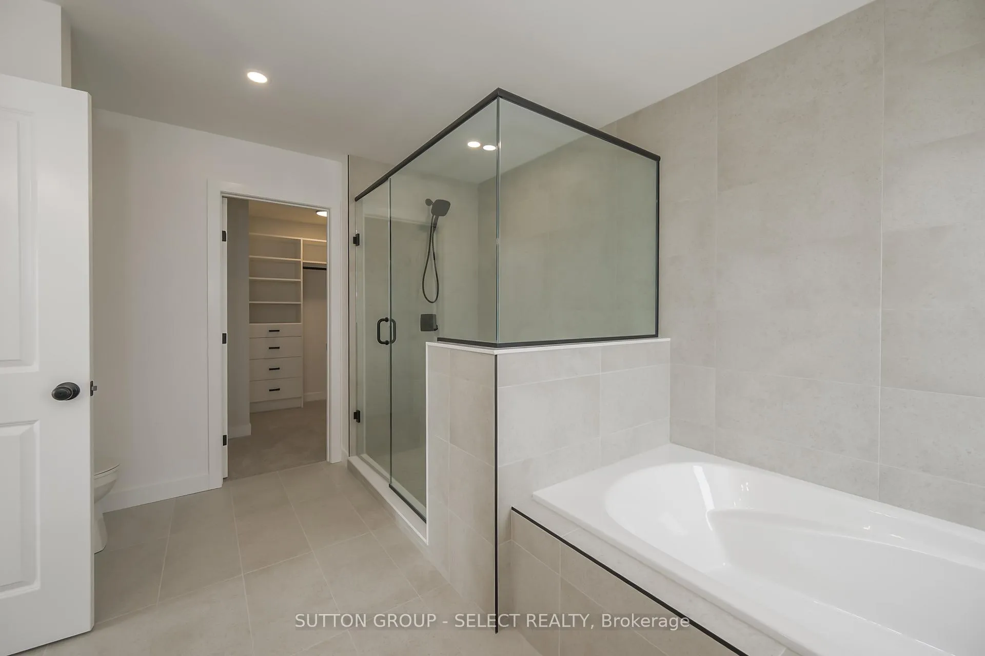 Photo 25 of 138 Harvest Lane, Thames Centre, Dorchester — HOMEH