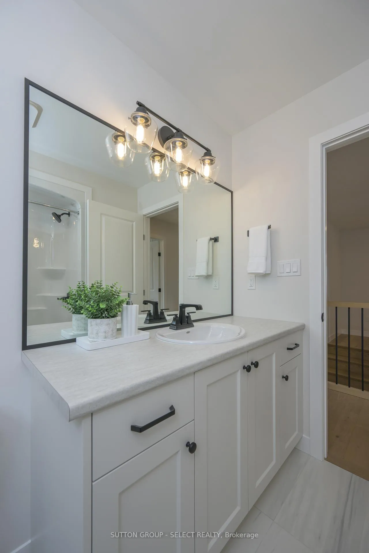 Photo 33 of 138 Harvest Lane, Thames Centre, Dorchester — HOMEH