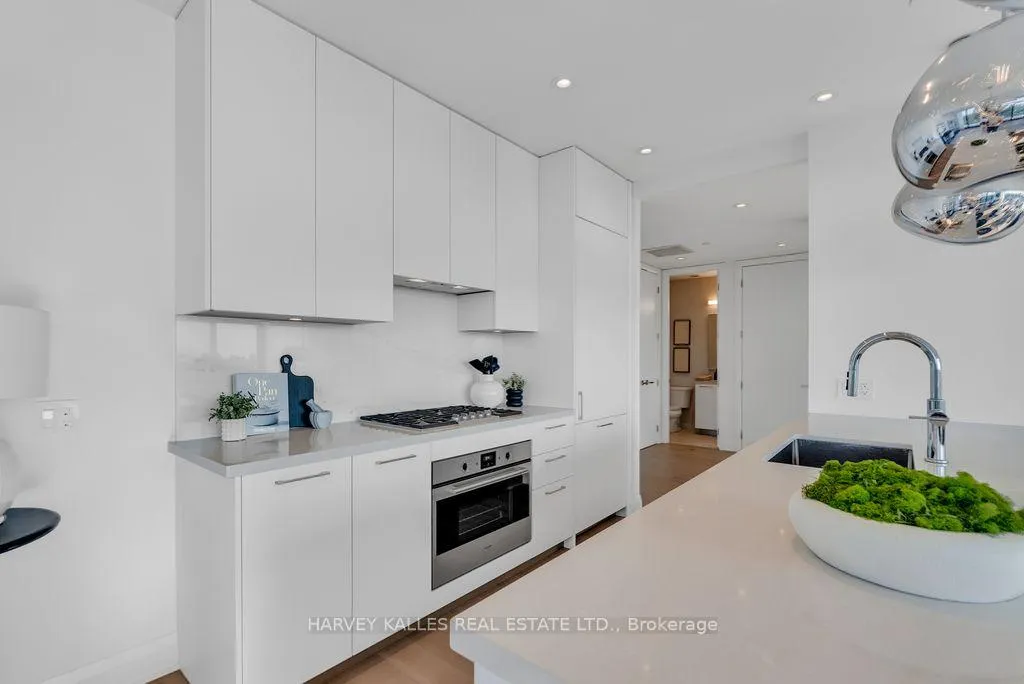 Photo 4 of Unit 2003, 33 Frederick Todd Way, Toronto, Thorncliffe Park — HOMEH