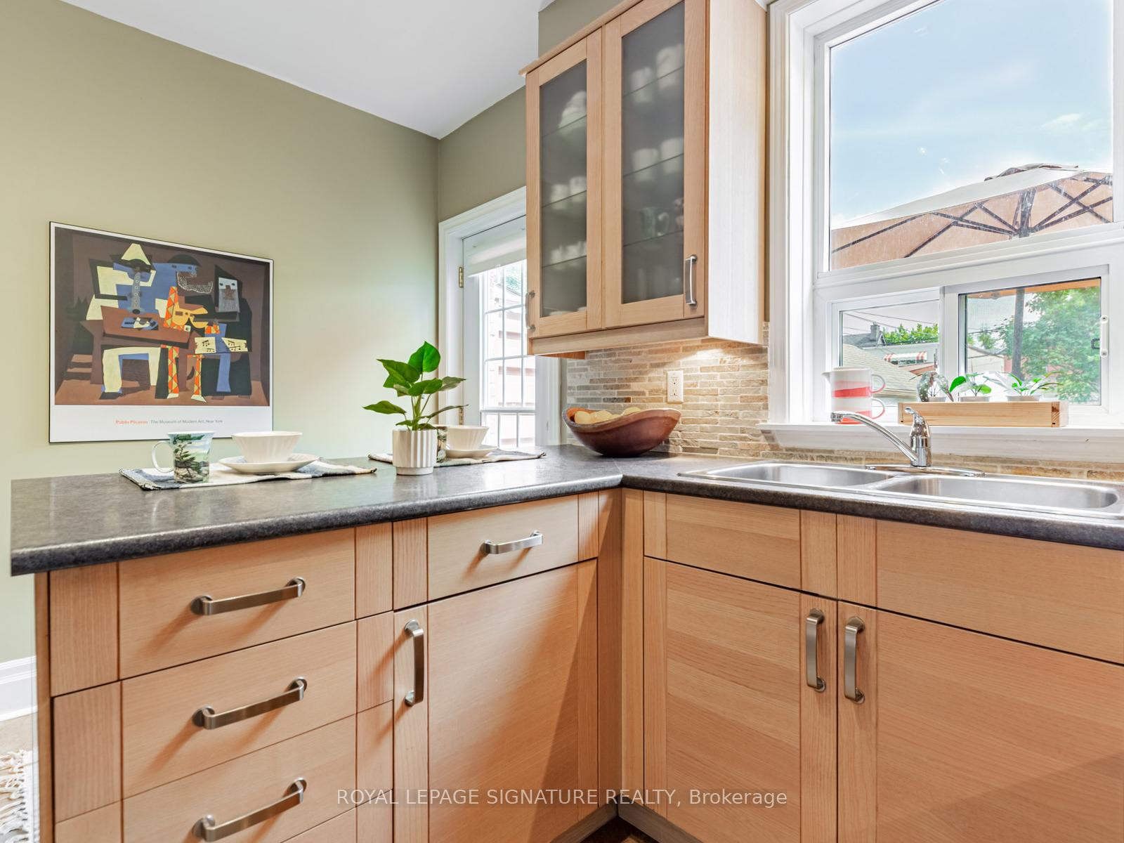Photo 14 of 15 Fielding Avenue, Toronto, Danforth — HOMEH