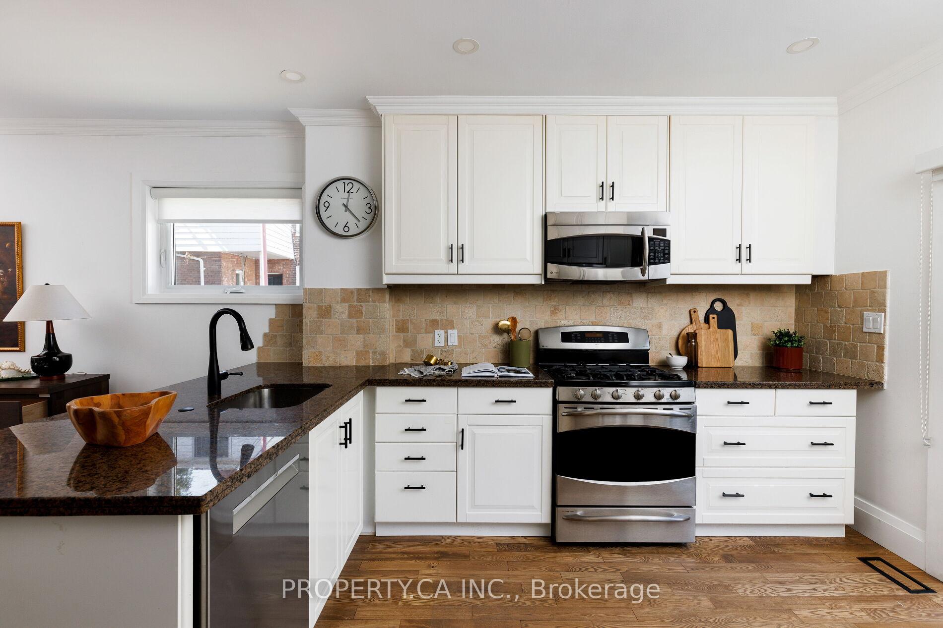 Photo 10 of 20 Parkfield Avenue, Toronto, South Riverdale — HOMEH
