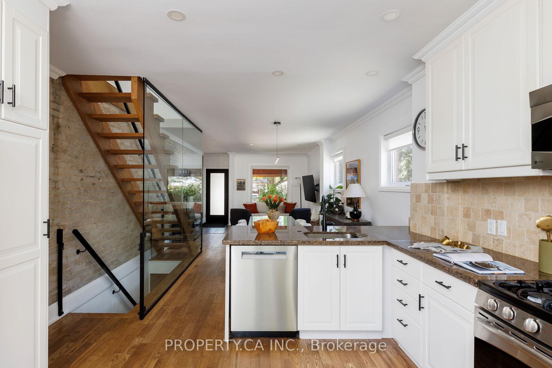 Photo 17 of 20 Parkfield Avenue, Toronto, South Riverdale — HOMEH