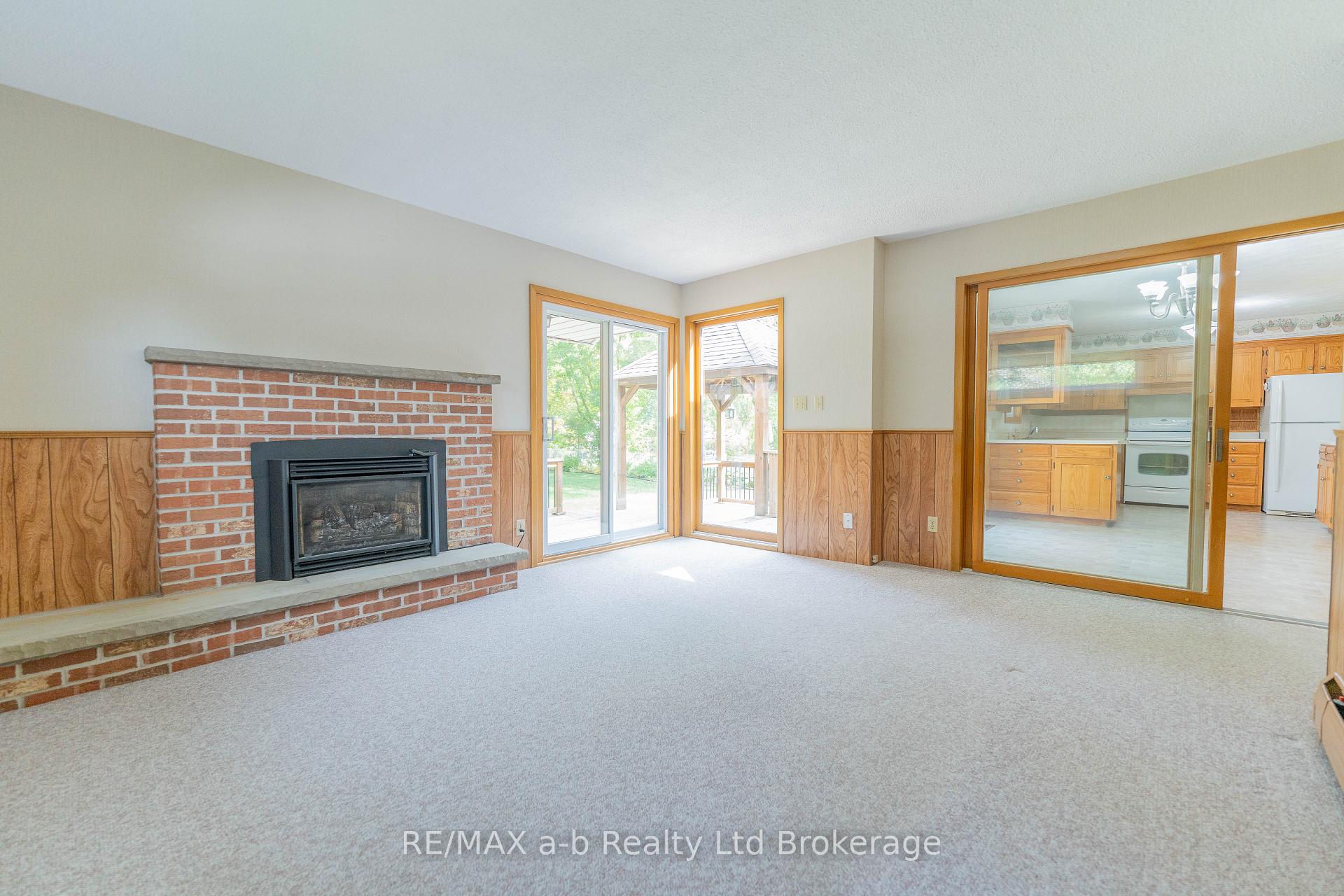 Photo 17 of 18 Van Street, Tillsonburg — HOMEH