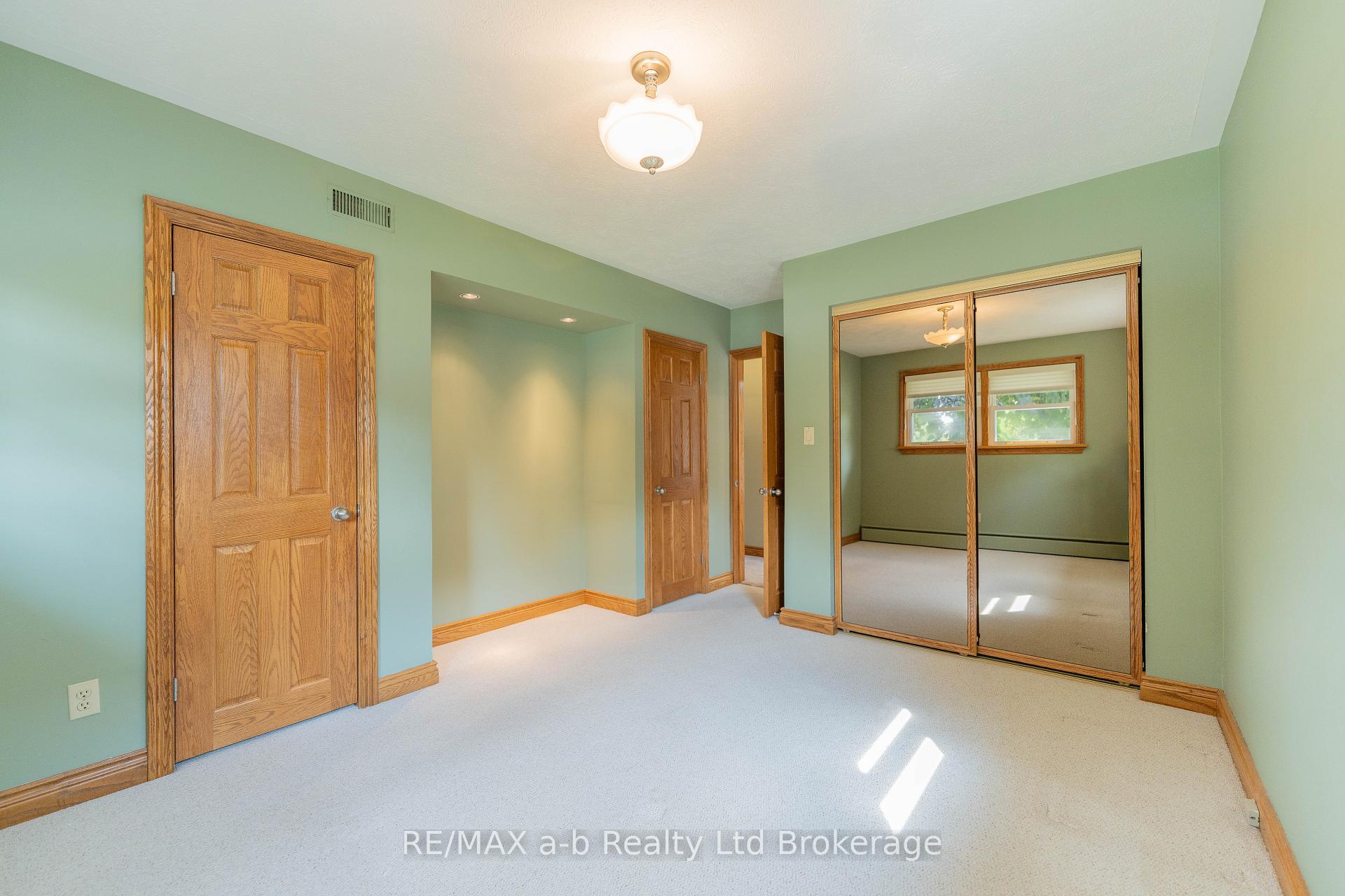 Photo 19 of 18 Van Street, Tillsonburg — HOMEH