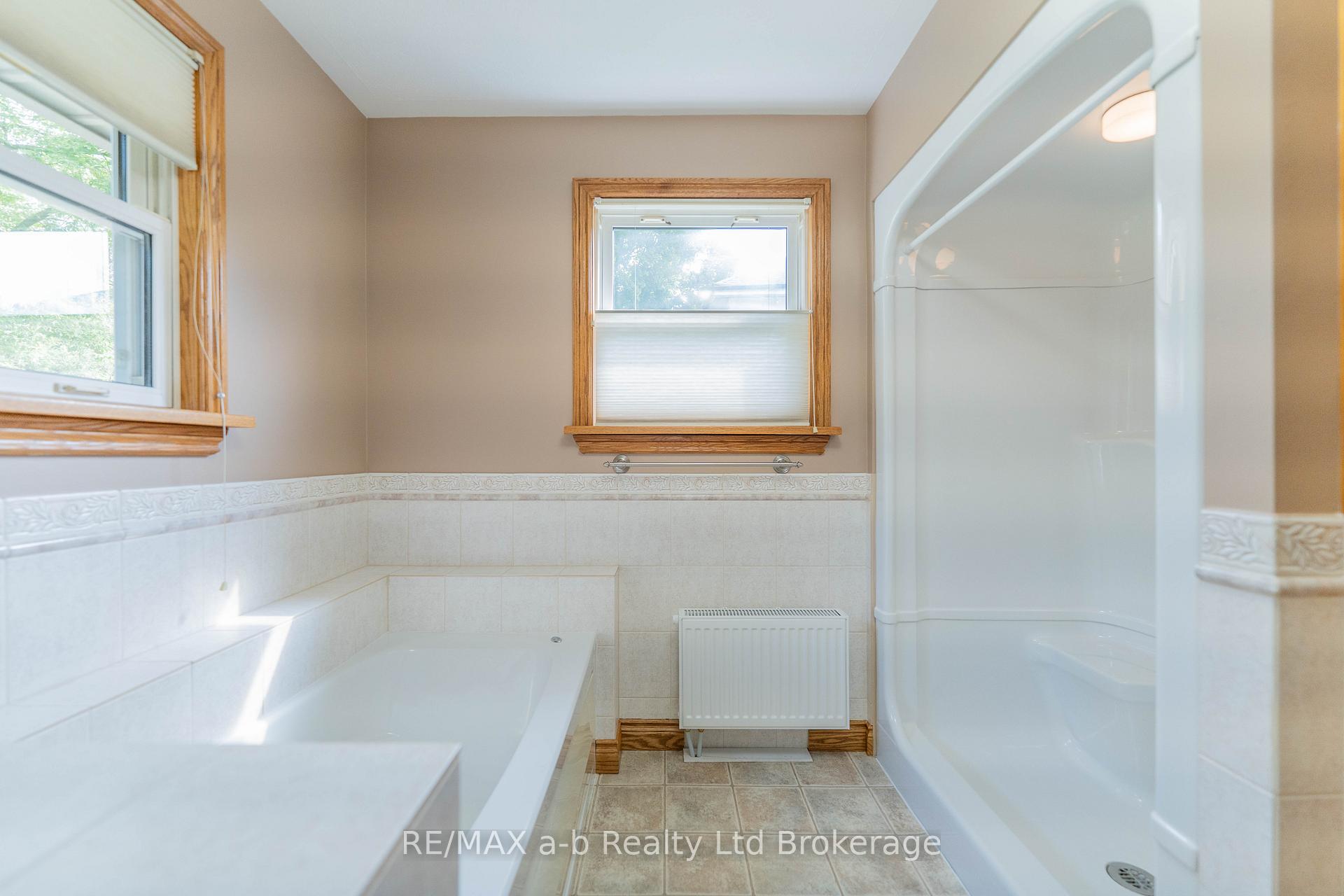 Photo 20 of 18 Van Street, Tillsonburg — HOMEH