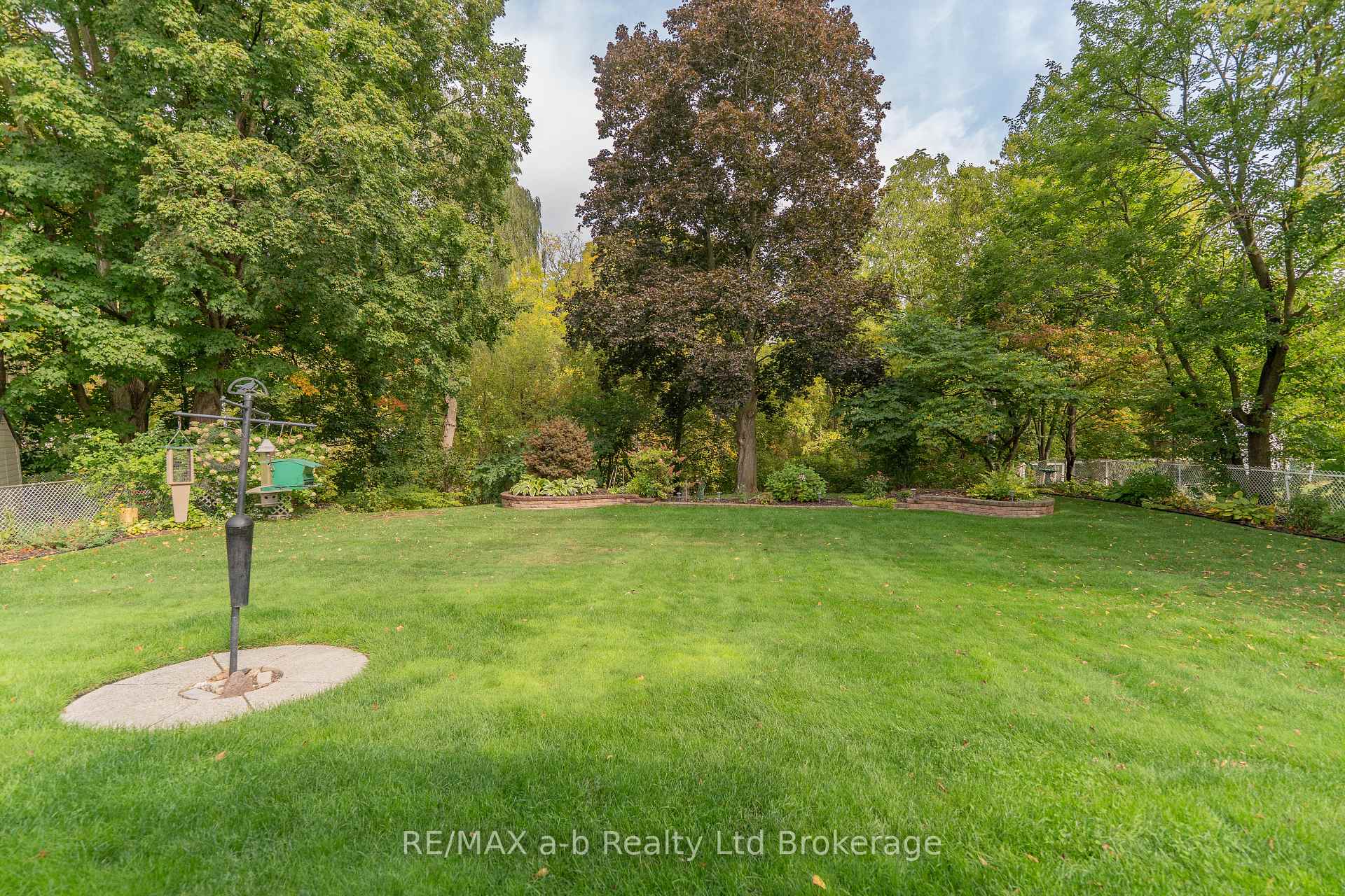 Photo 36 of 18 Van Street, Tillsonburg — HOMEH