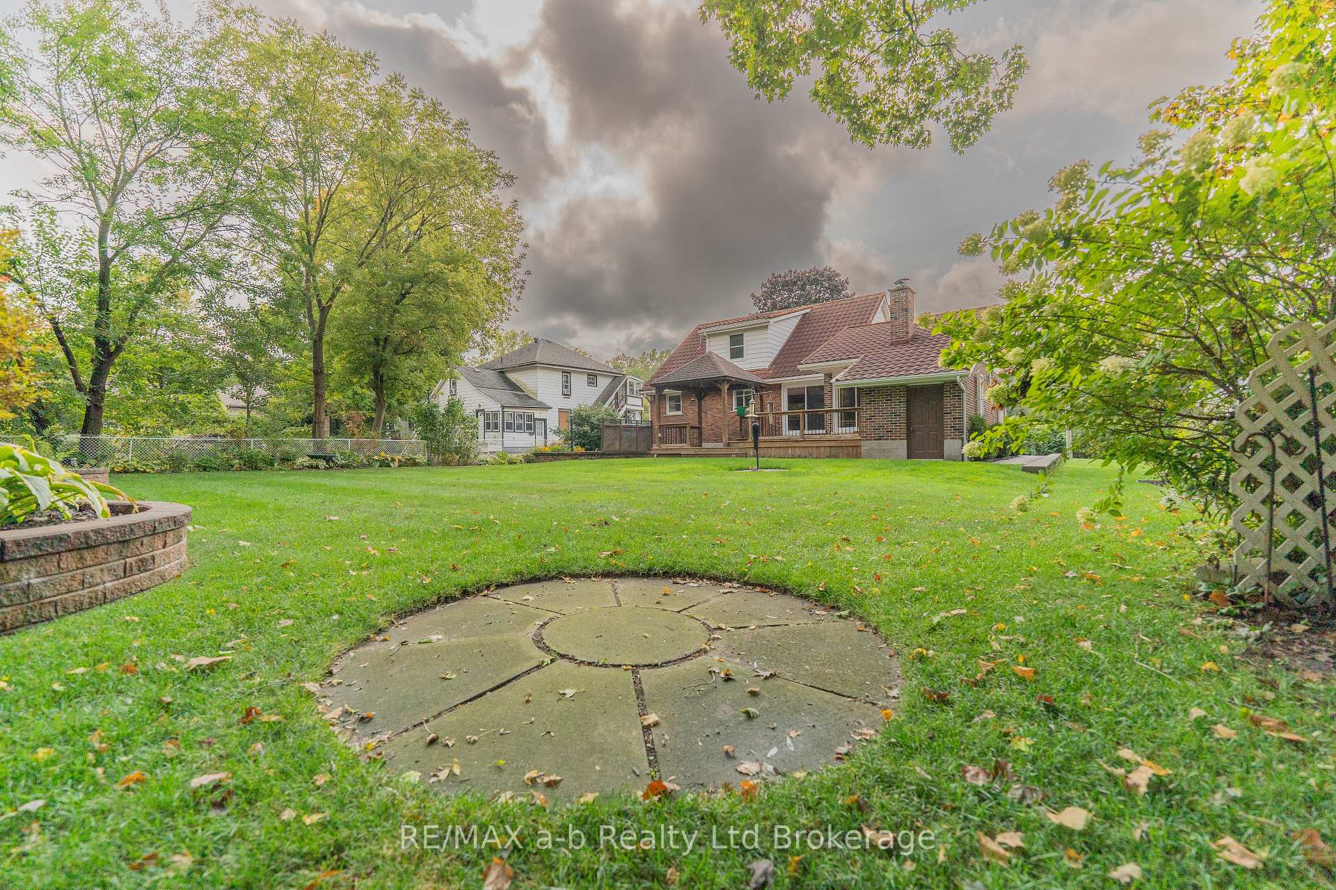 Photo 37 of 18 Van Street, Tillsonburg — HOMEH