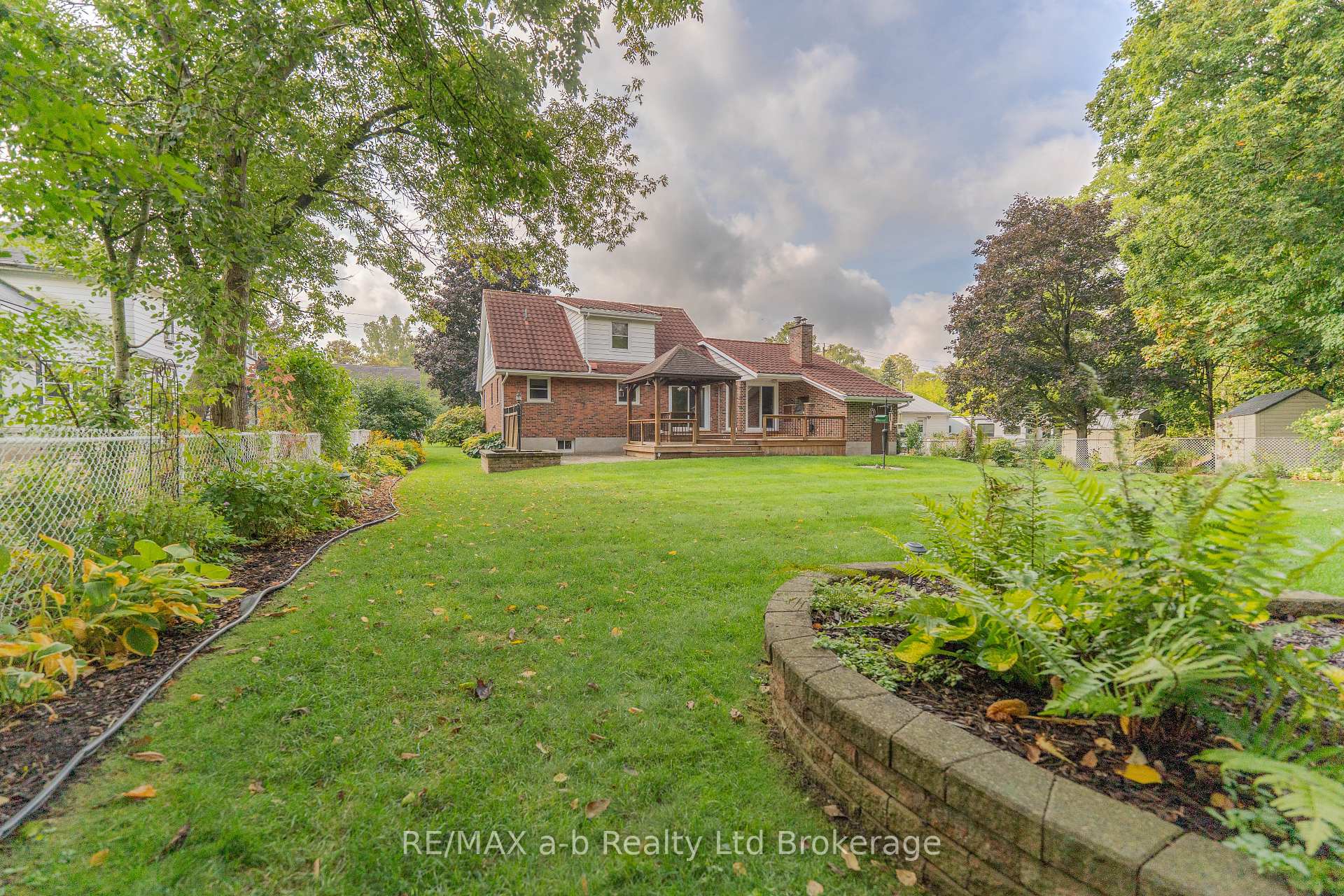Photo 39 of 18 Van Street, Tillsonburg — HOMEH