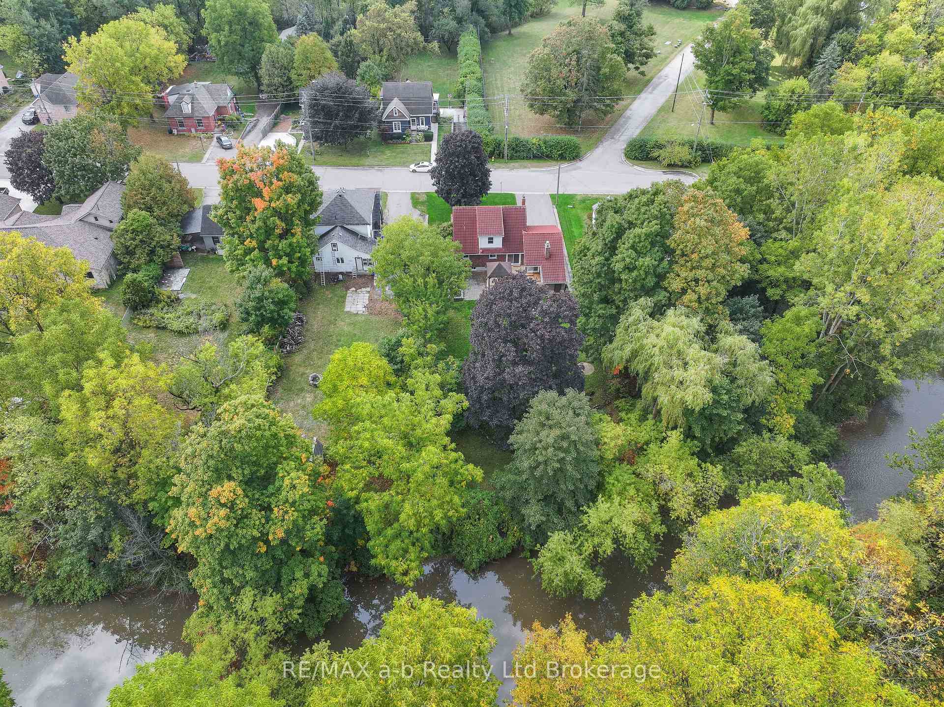 Photo 41 of 18 Van Street, Tillsonburg — HOMEH