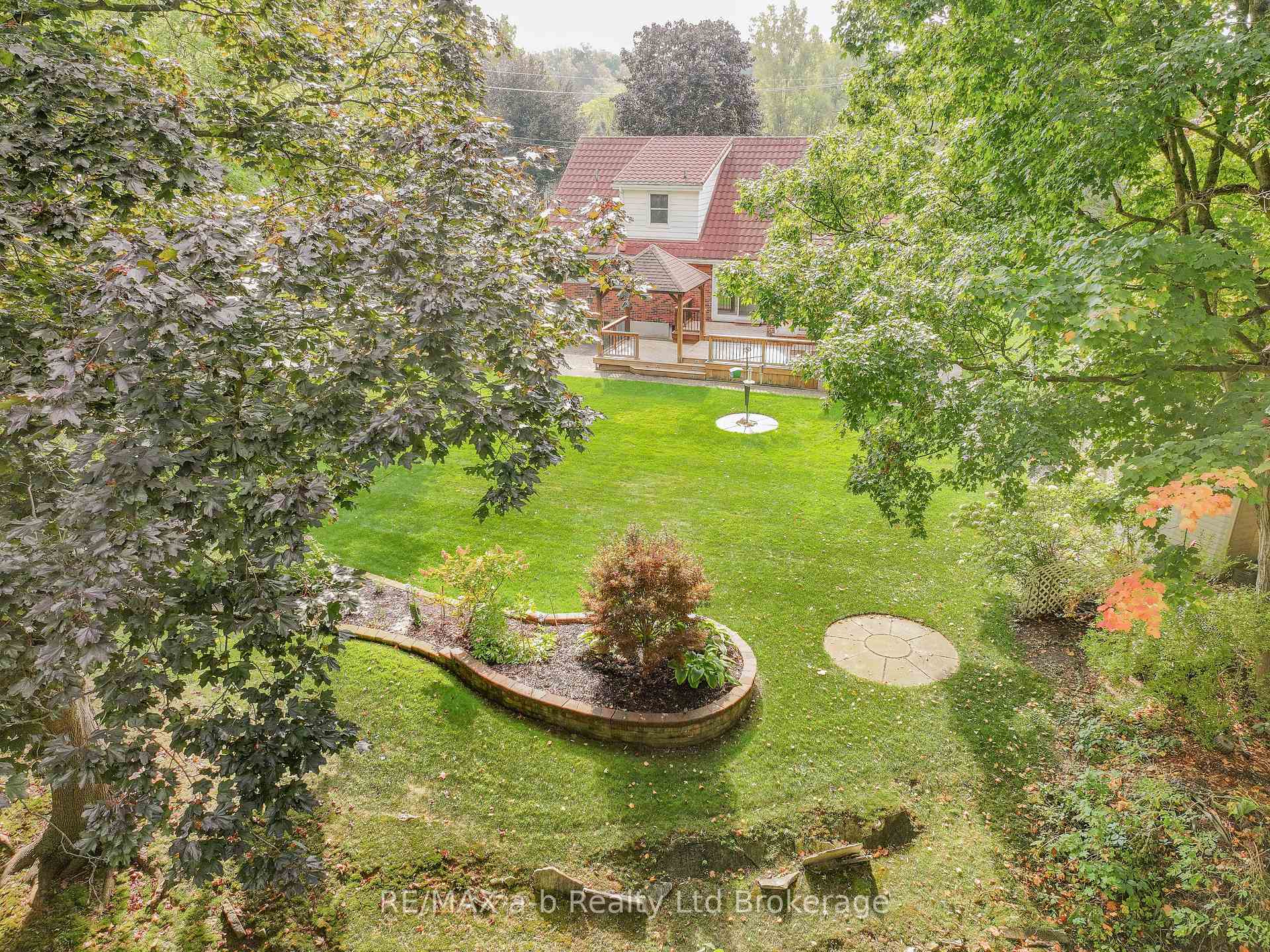 Photo 43 of 18 Van Street, Tillsonburg — HOMEH
