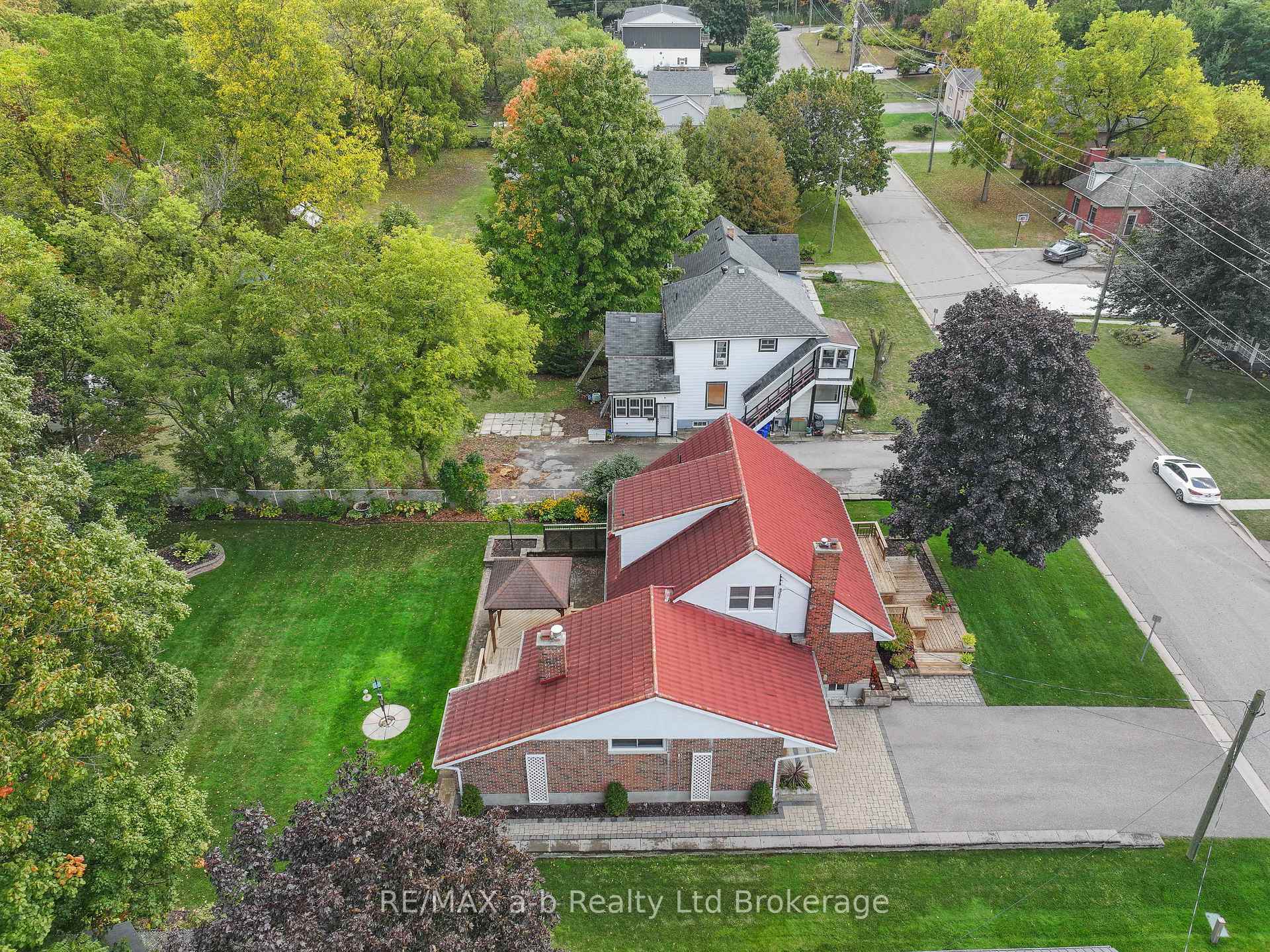 Photo 45 of 18 Van Street, Tillsonburg — HOMEH