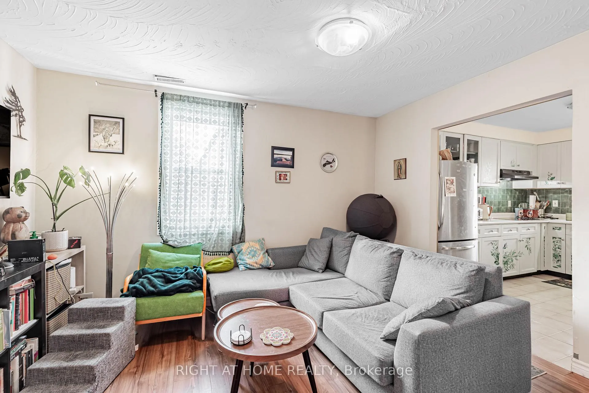 Photo 2 of 333 Bain Avenue, Toronto, Blake-Jones — HOMEH