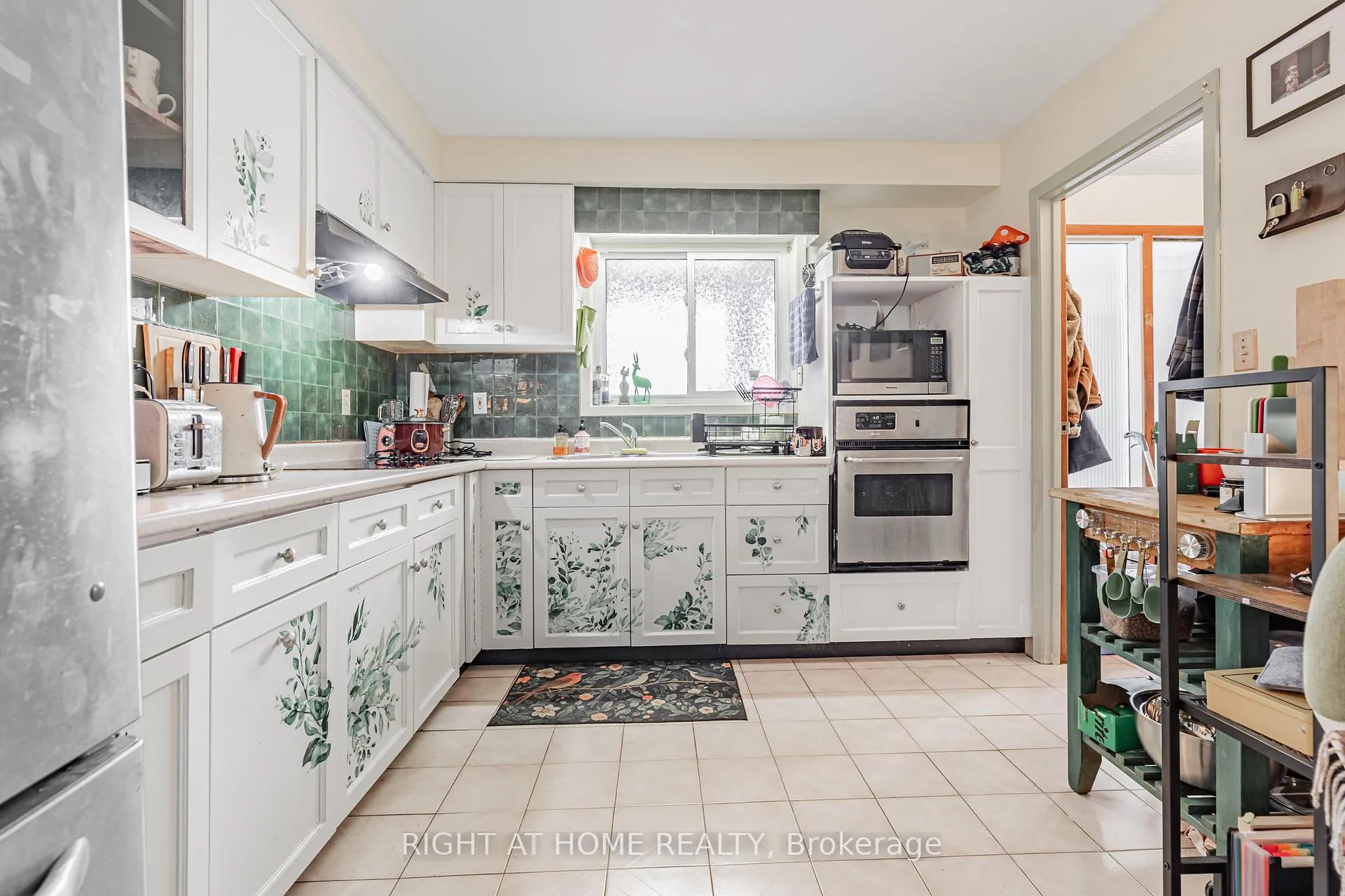 Photo 6 of 333 Bain Avenue, Toronto, Blake-Jones — HOMEH