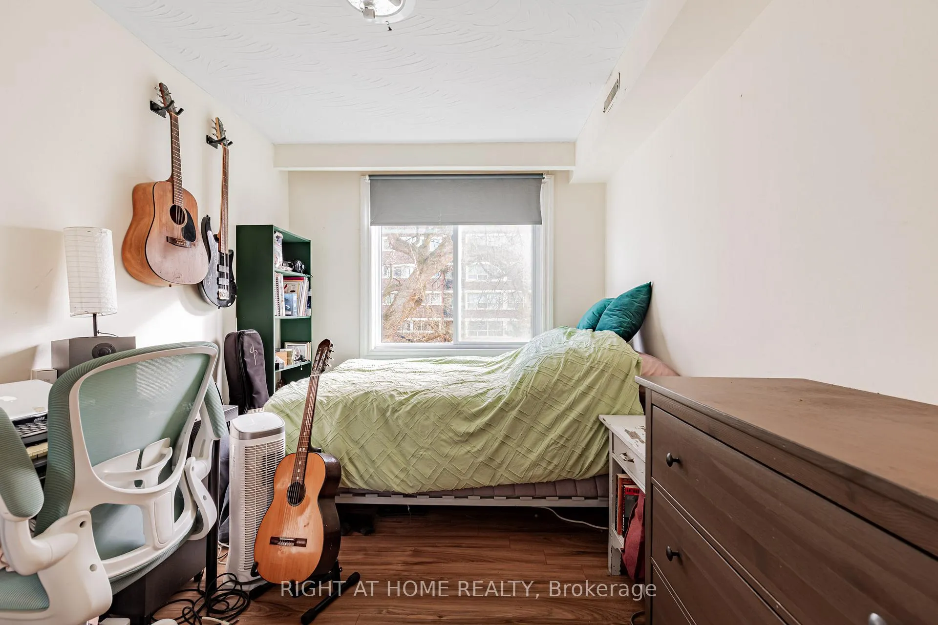 Photo 12 of 333 Bain Avenue, Toronto, Blake-Jones — HOMEH