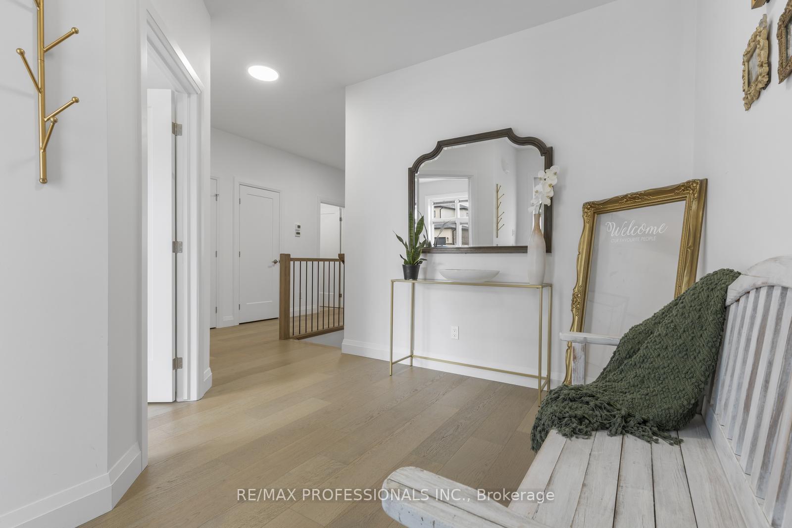 Photo 4 of 20 Alexander Circle, Strathroy-Caradoc, SE — HOMEH