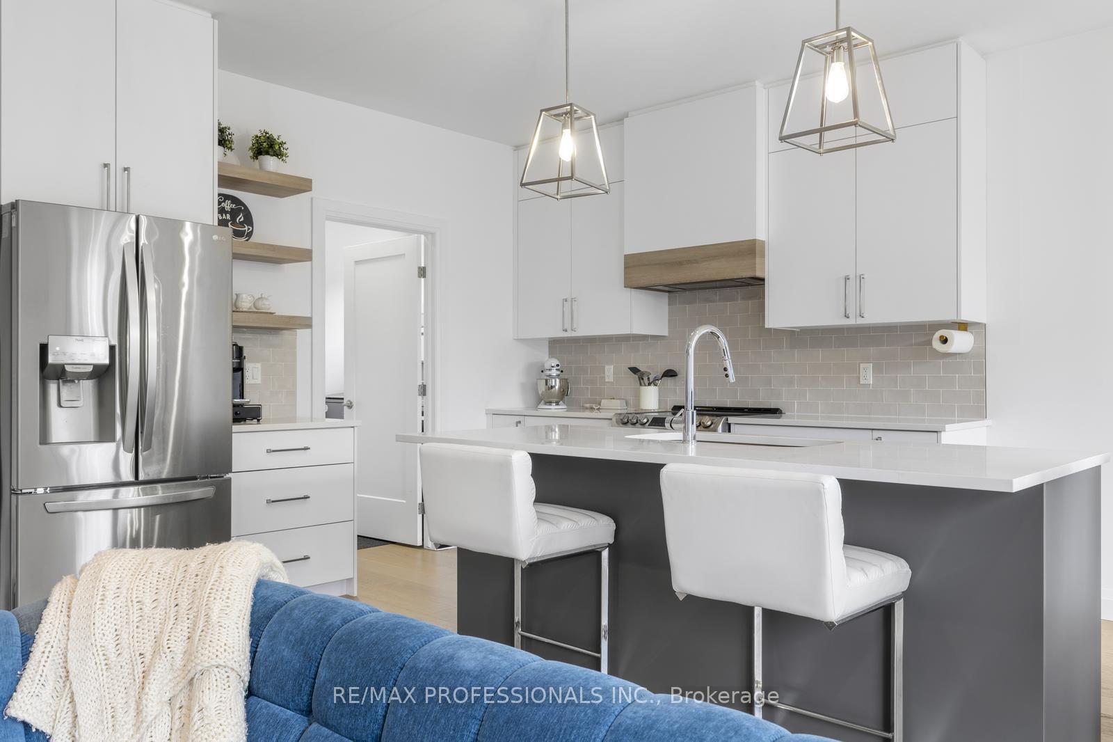 Photo 10 of 20 Alexander Circle, Strathroy-Caradoc, SE — HOMEH