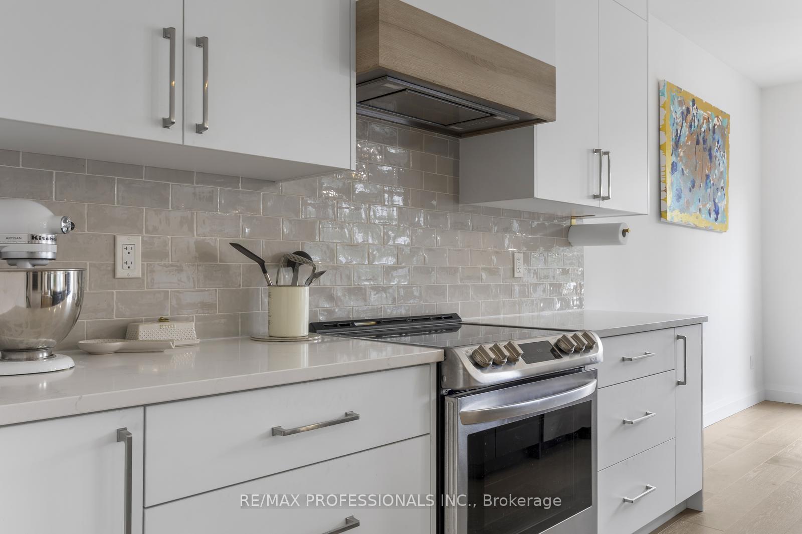 Photo 13 of 20 Alexander Circle, Strathroy-Caradoc, SE — HOMEH