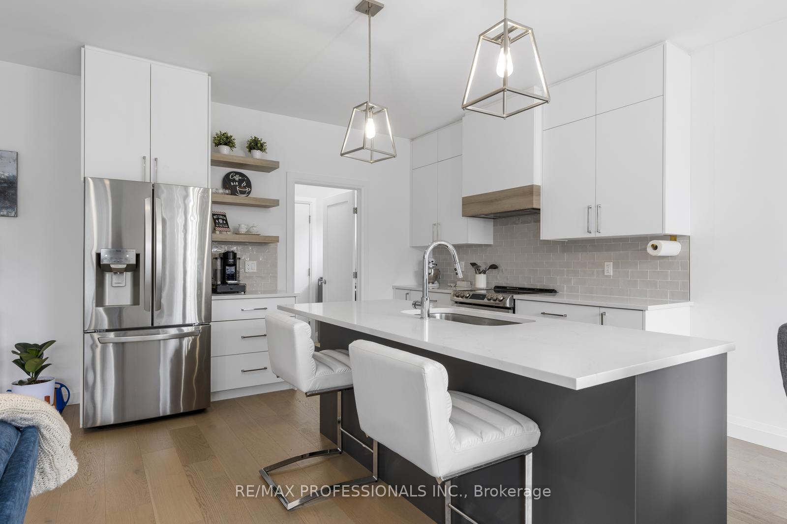 Photo 15 of 20 Alexander Circle, Strathroy-Caradoc, SE — HOMEH