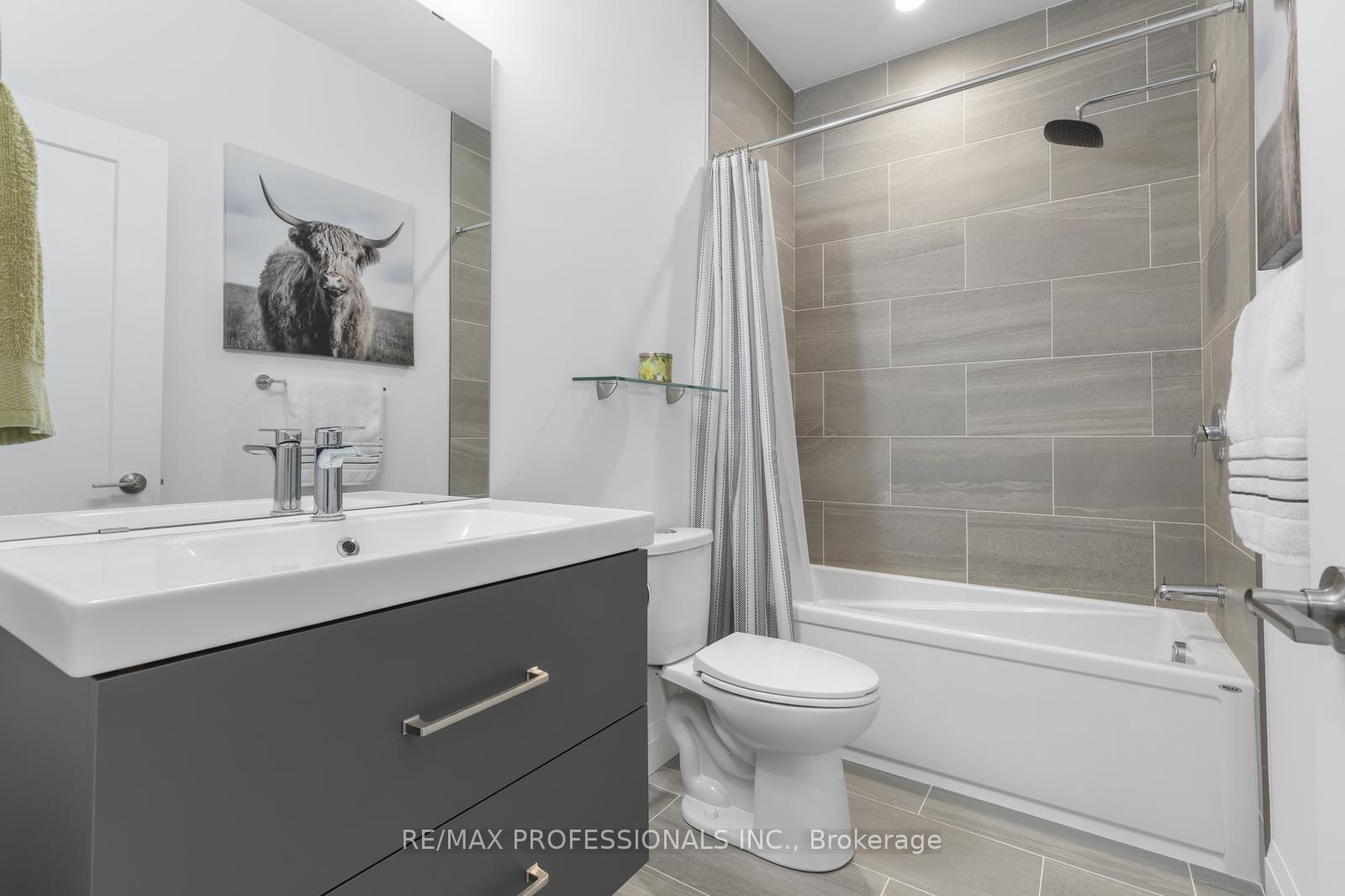 Photo 18 of 20 Alexander Circle, Strathroy-Caradoc, SE — HOMEH