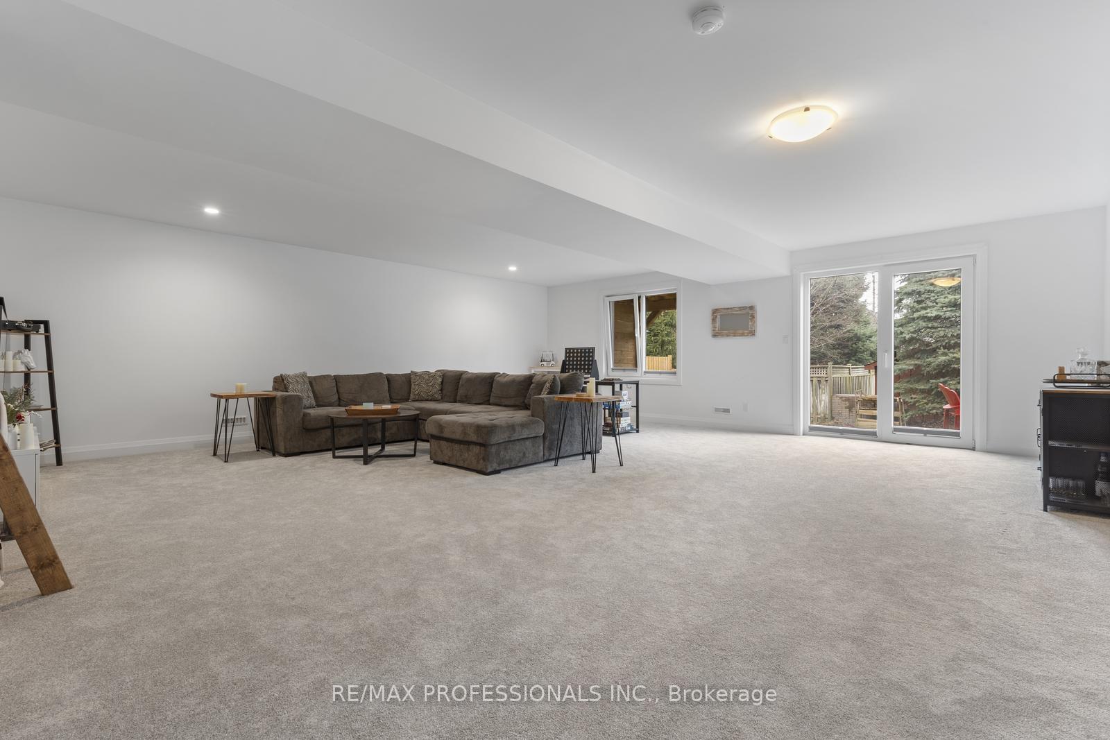 Photo 25 of 20 Alexander Circle, Strathroy-Caradoc, SE — HOMEH
