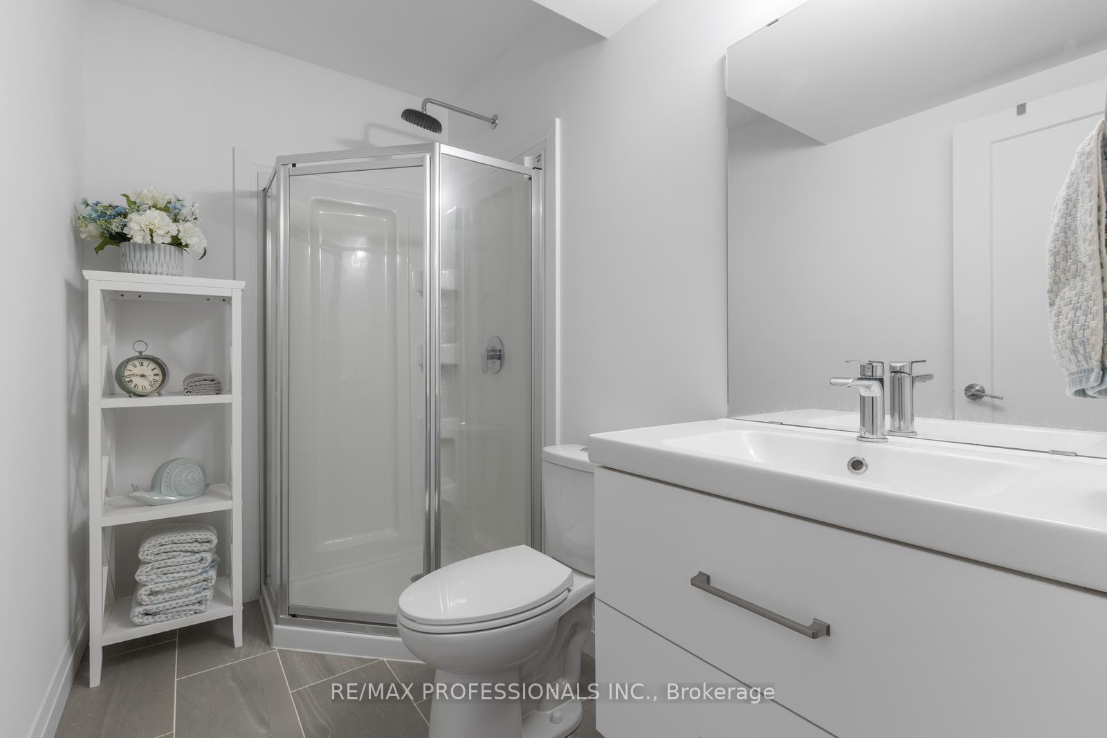 Photo 29 of 20 Alexander Circle, Strathroy-Caradoc, SE — HOMEH