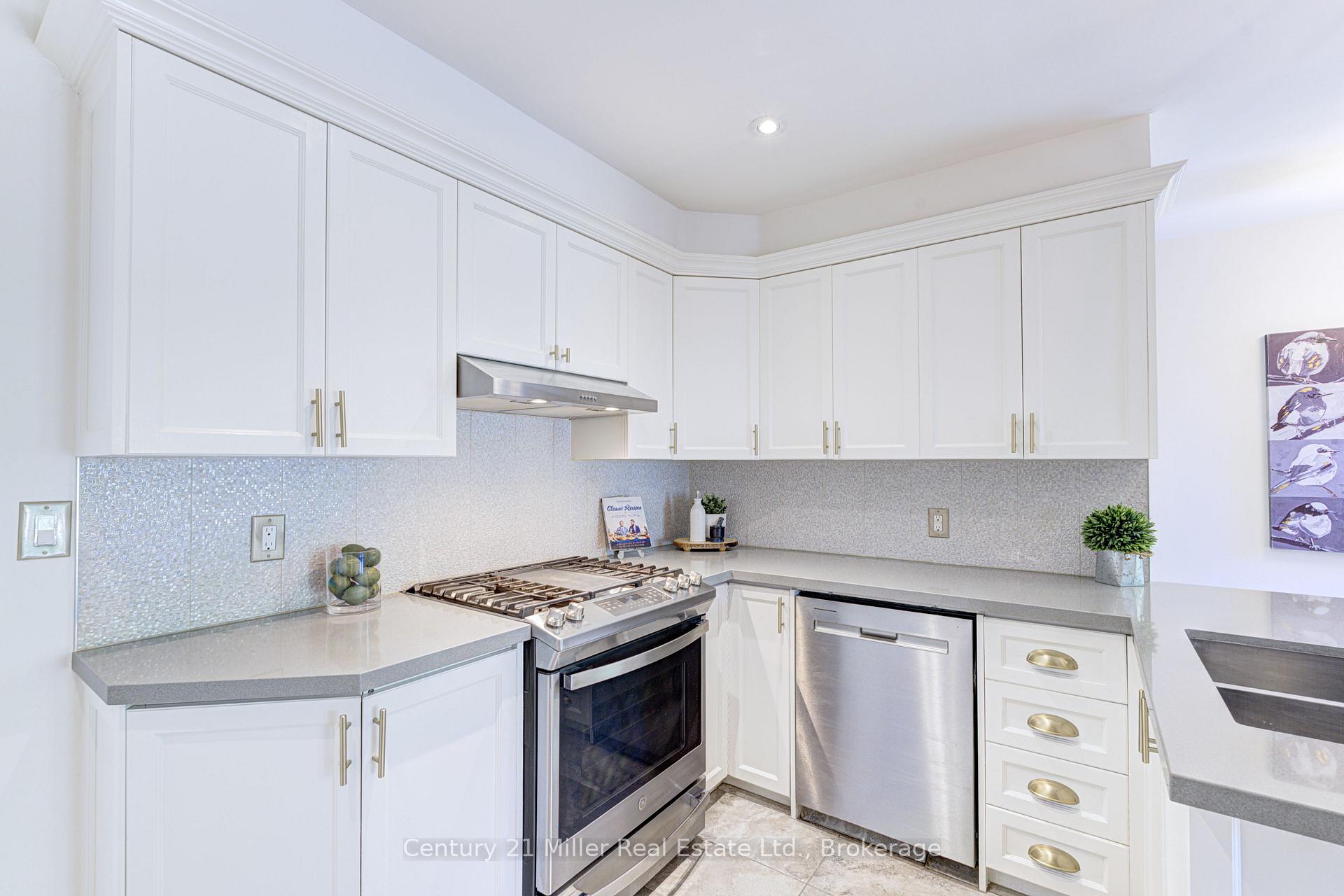 Photo 12 of 82 Withrow Avenue, Toronto, North Riverdale — HOMEH
