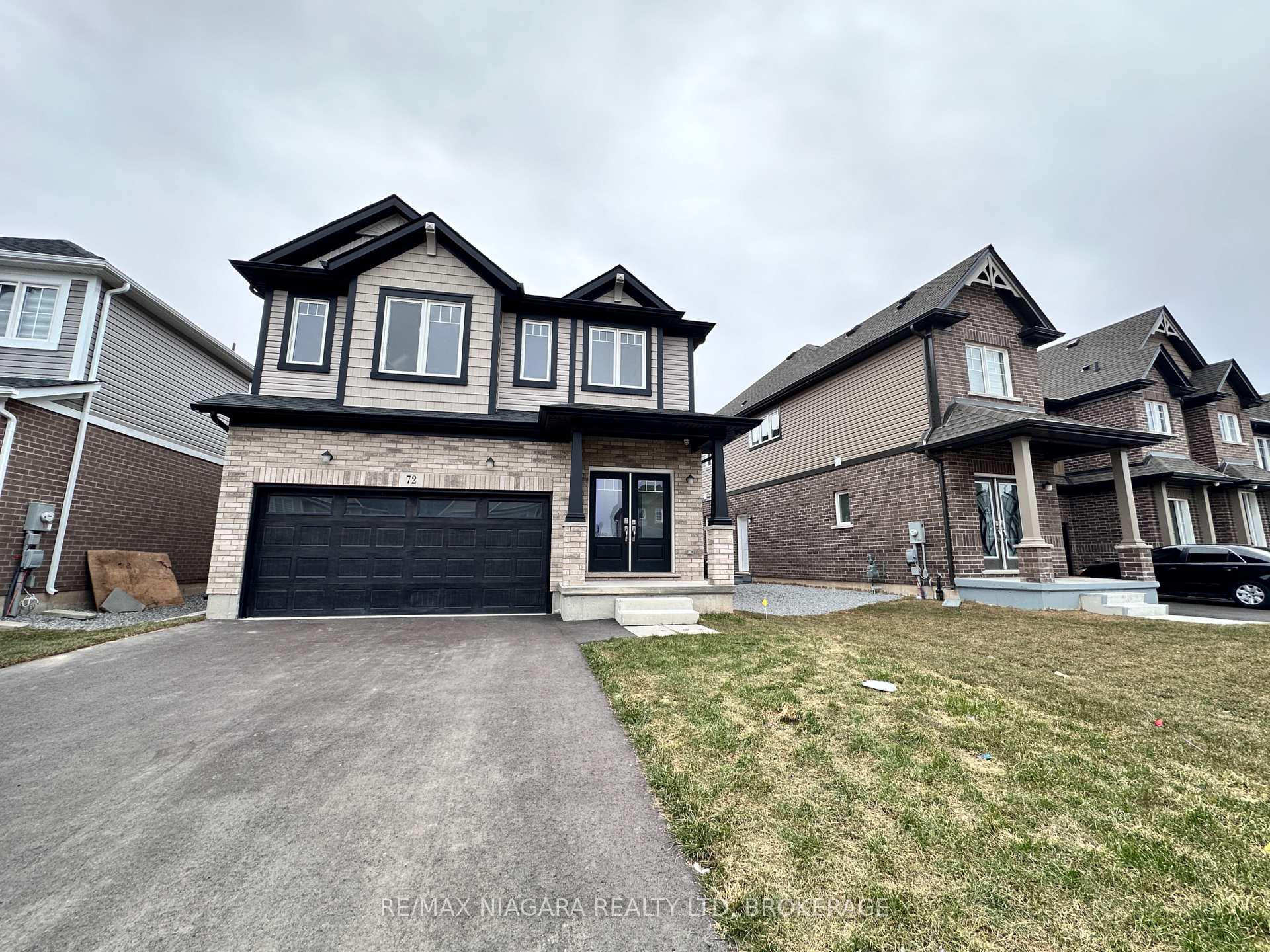 Photo 2 of 72 Bur Oak Drive, Thorold, Confederation Heights — HOMEH