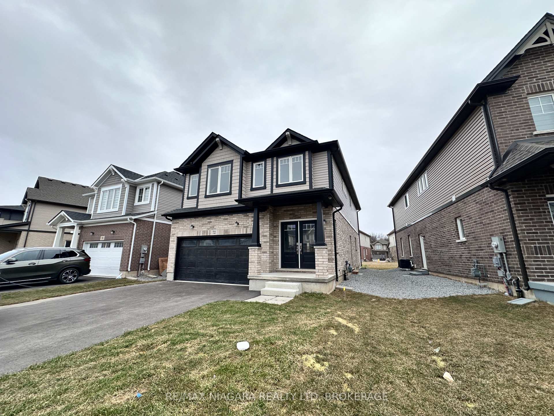 Photo 3 of 72 Bur Oak Drive, Thorold, Confederation Heights — HOMEH