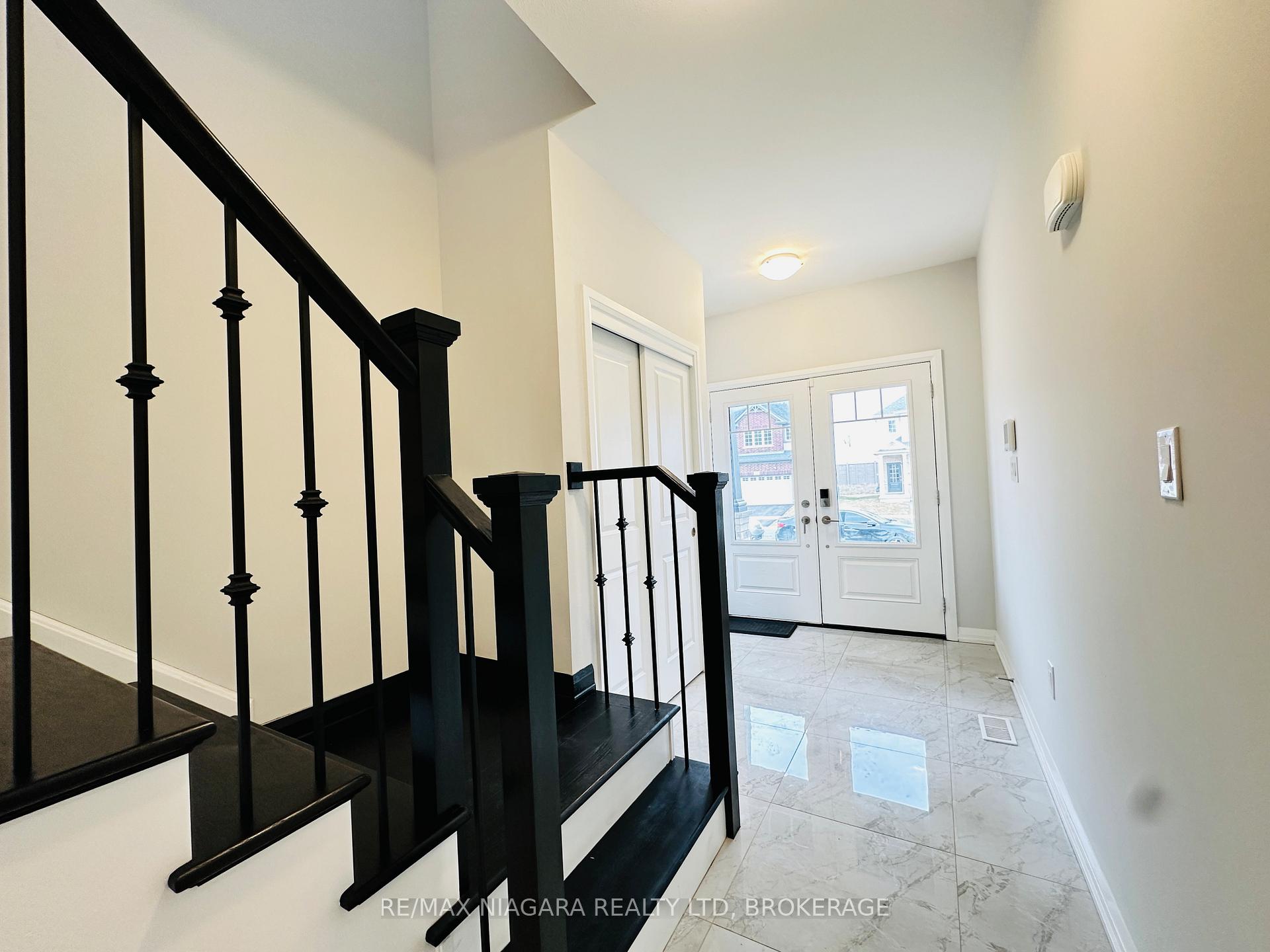 Photo 5 of 72 Bur Oak Drive, Thorold, Confederation Heights — HOMEH