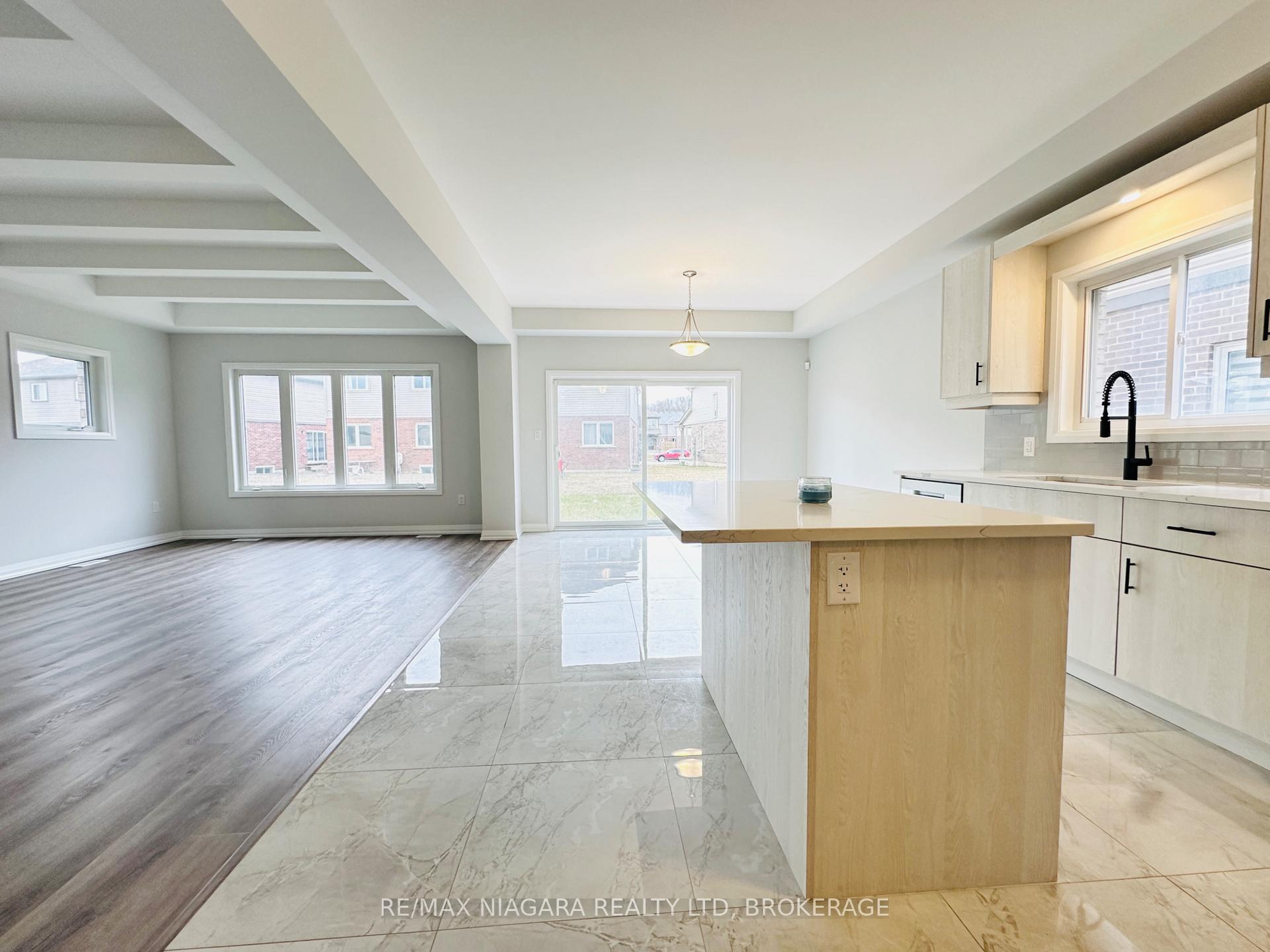 Photo 10 of 72 Bur Oak Drive, Thorold, Confederation Heights — HOMEH