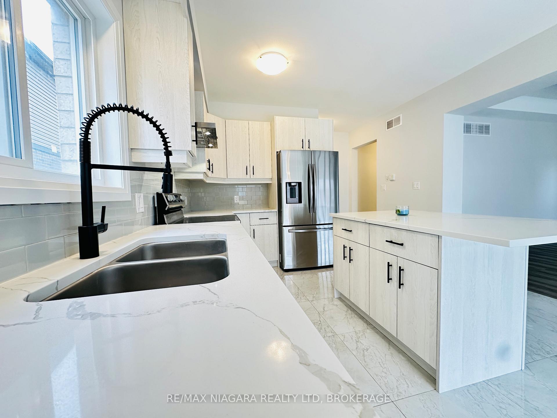 Photo 15 of 72 Bur Oak Drive, Thorold, Confederation Heights — HOMEH
