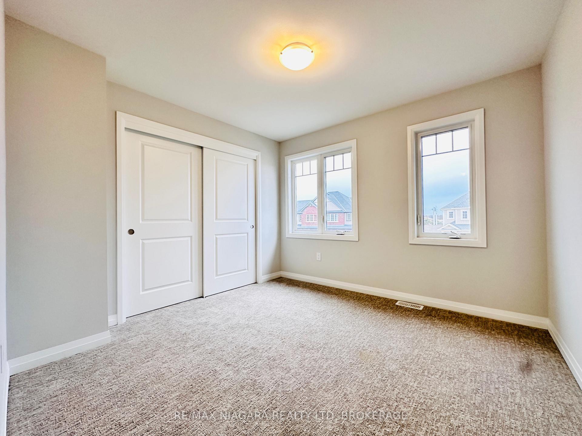 Photo 23 of 72 Bur Oak Drive, Thorold, Confederation Heights — HOMEH
