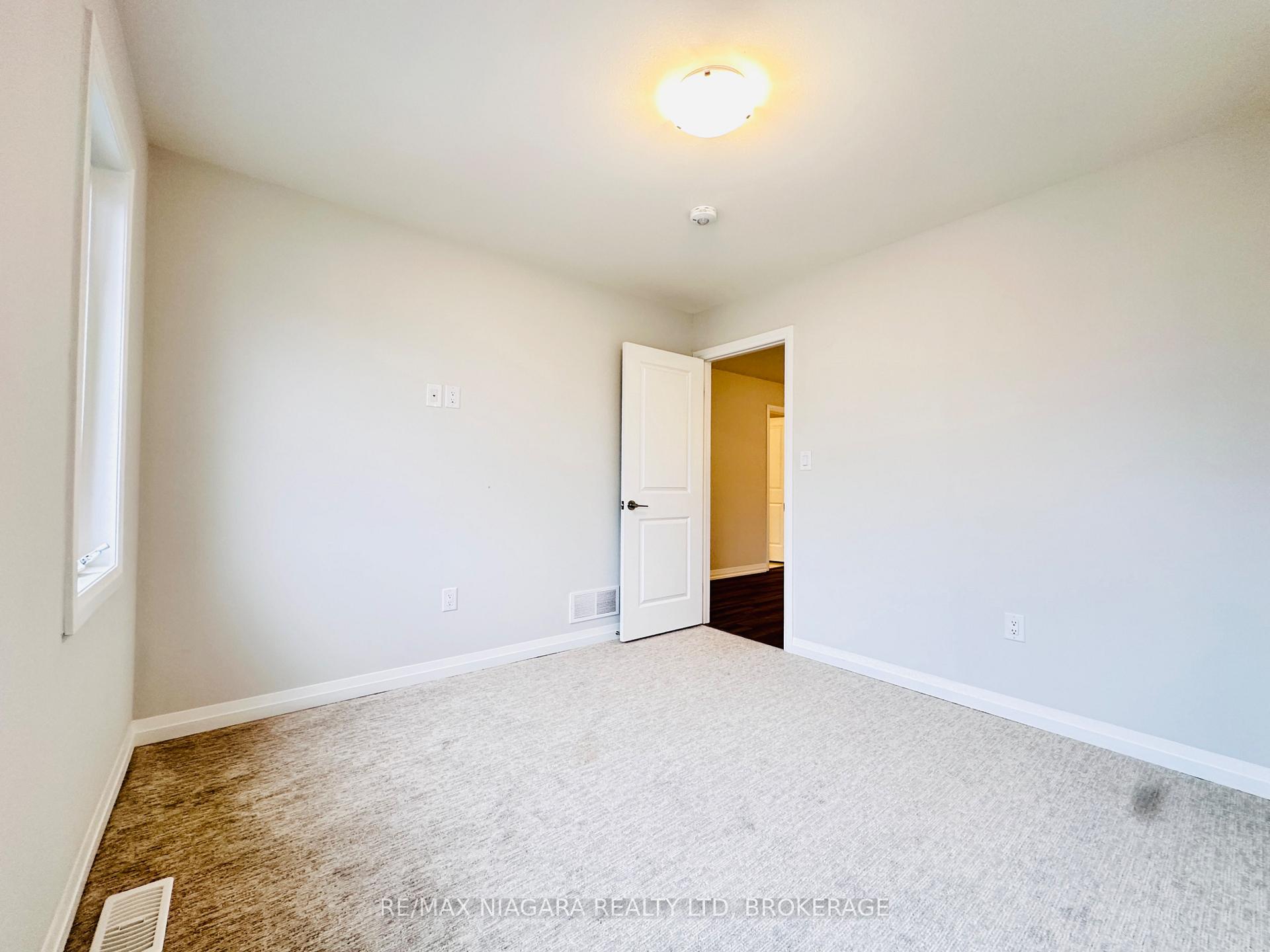 Photo 24 of 72 Bur Oak Drive, Thorold, Confederation Heights — HOMEH
