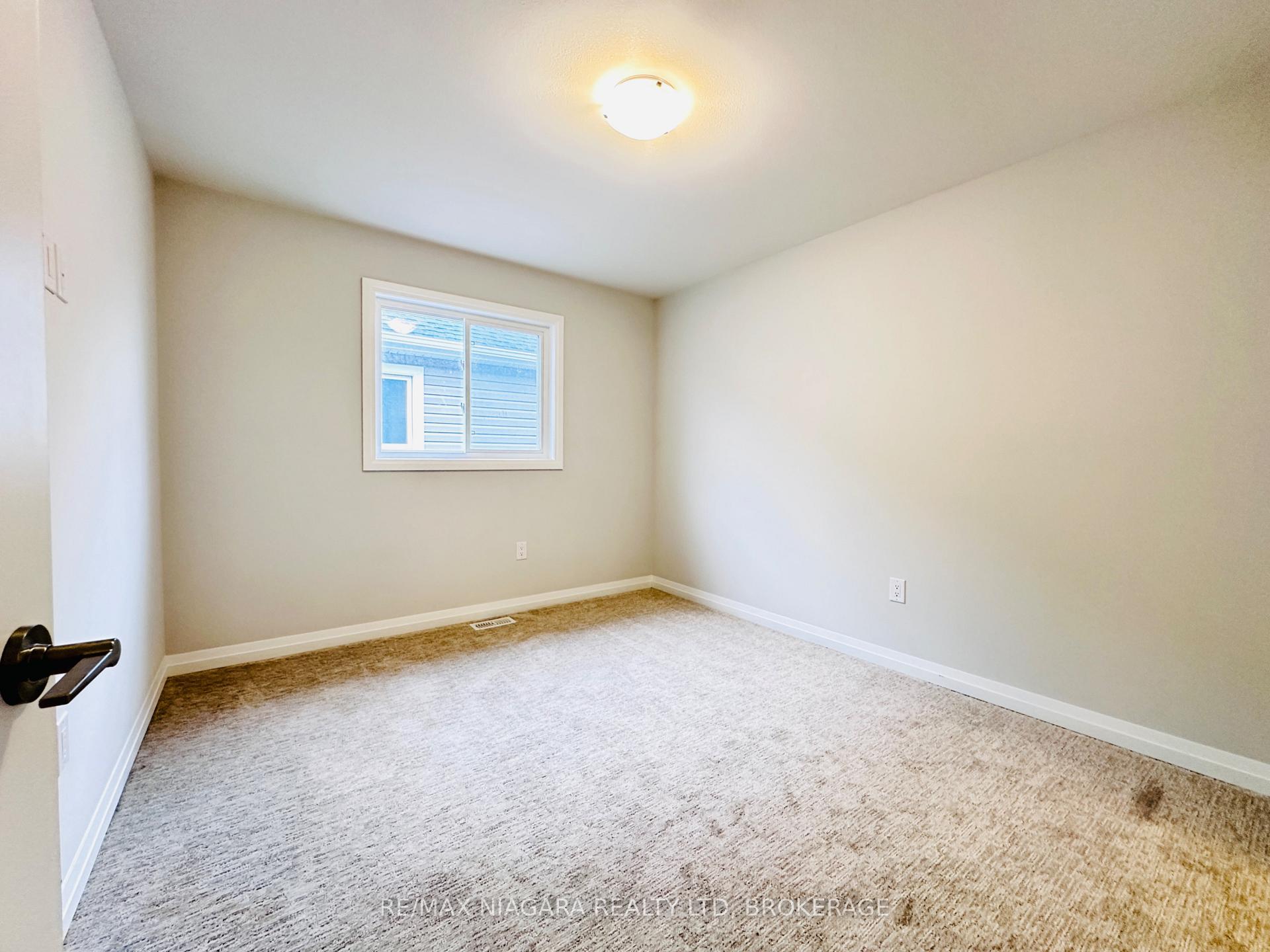 Photo 29 of 72 Bur Oak Drive, Thorold, Confederation Heights — HOMEH