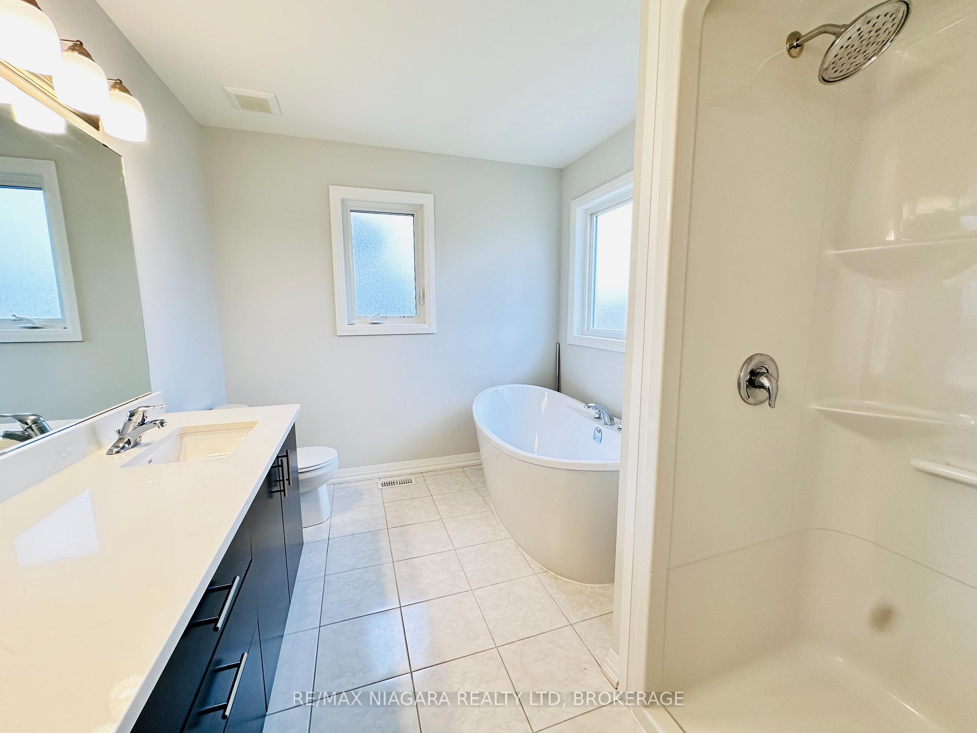 Photo 36 of 72 Bur Oak Drive, Thorold, Confederation Heights — HOMEH