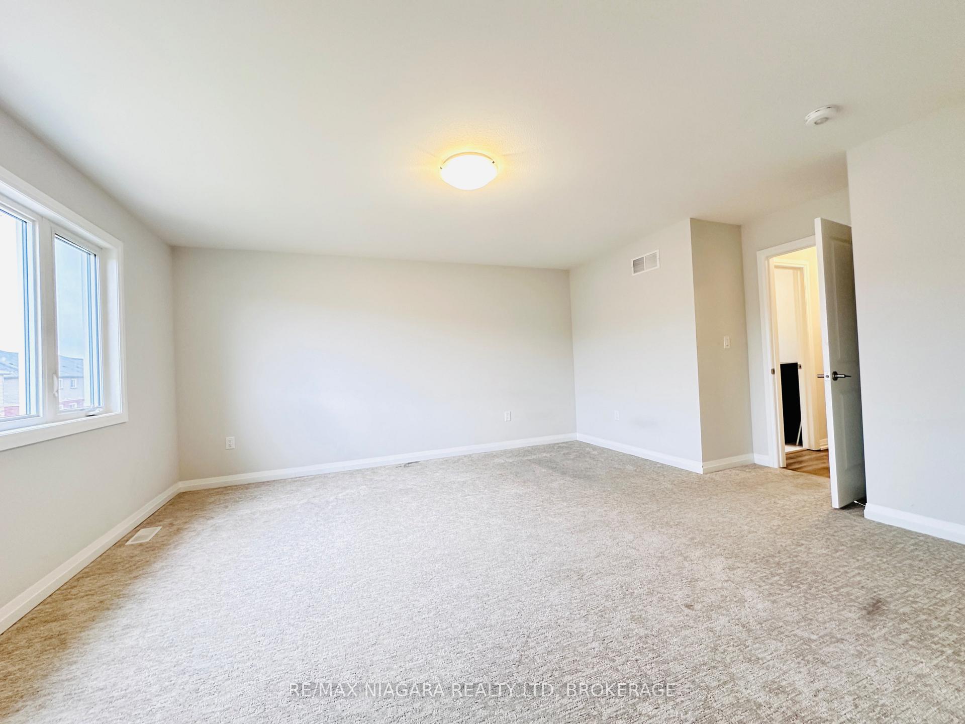 Photo 37 of 72 Bur Oak Drive, Thorold, Confederation Heights — HOMEH