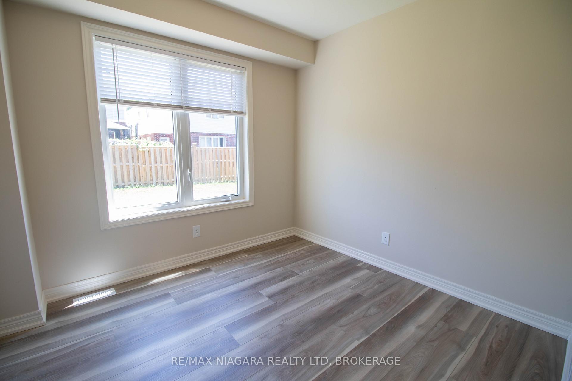 Photo 8 of 162 Winterberry Boulevard, Thorold, Confederation Heights — HOMEH