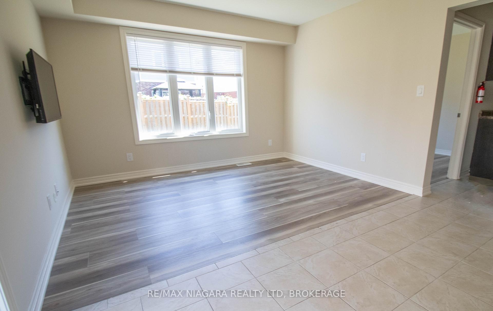 Photo 11 of 162 Winterberry Boulevard, Thorold, Confederation Heights — HOMEH