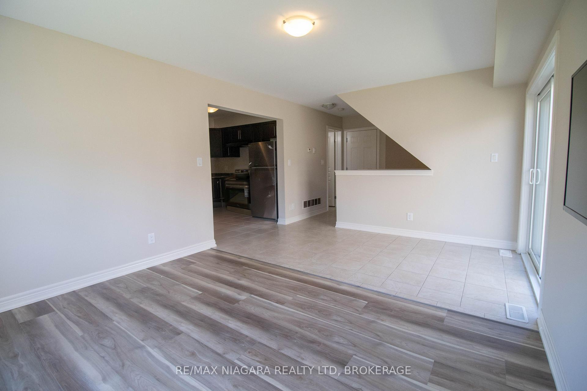 Photo 12 of 162 Winterberry Boulevard, Thorold, Confederation Heights — HOMEH