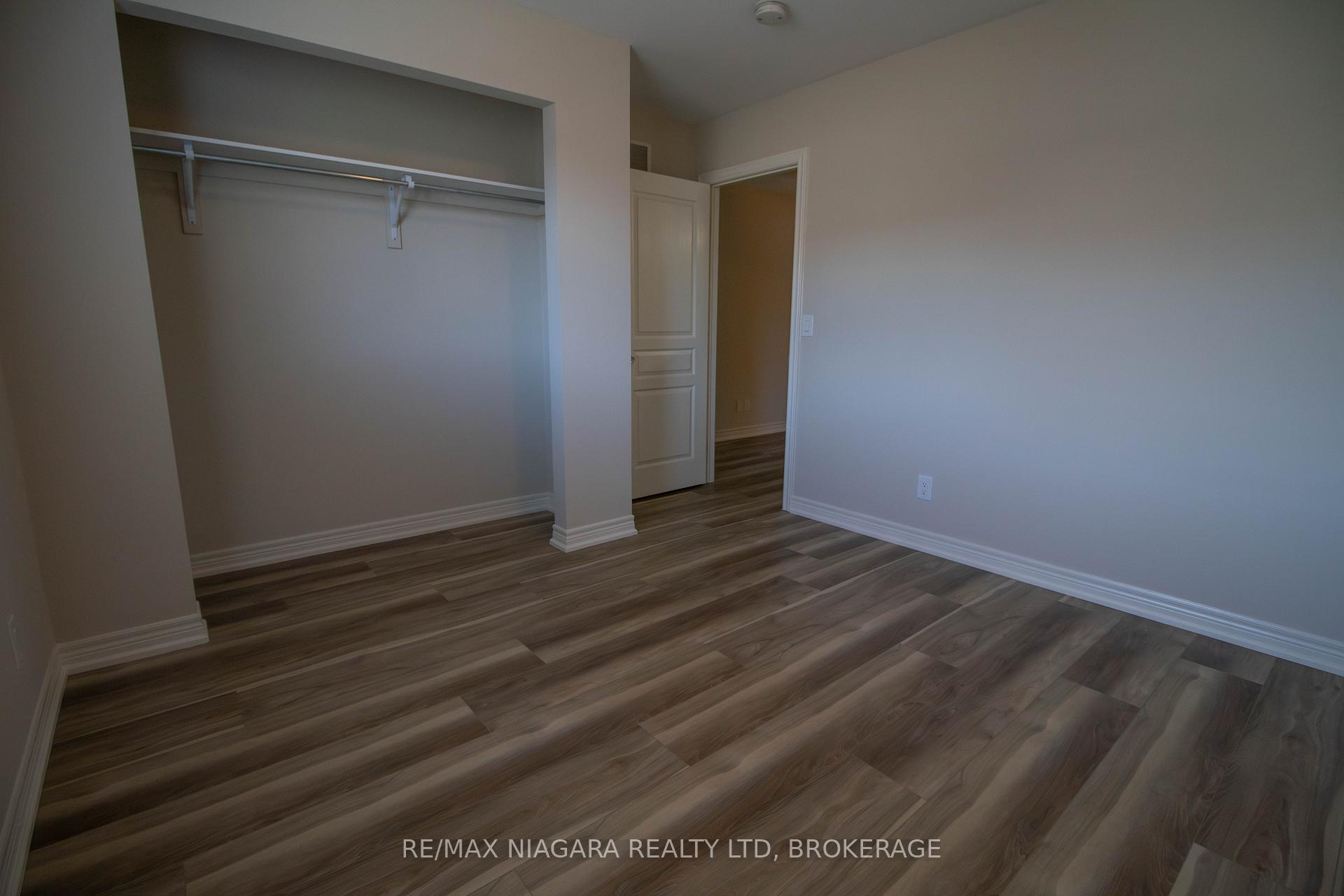 Photo 14 of 162 Winterberry Boulevard, Thorold, Confederation Heights — HOMEH