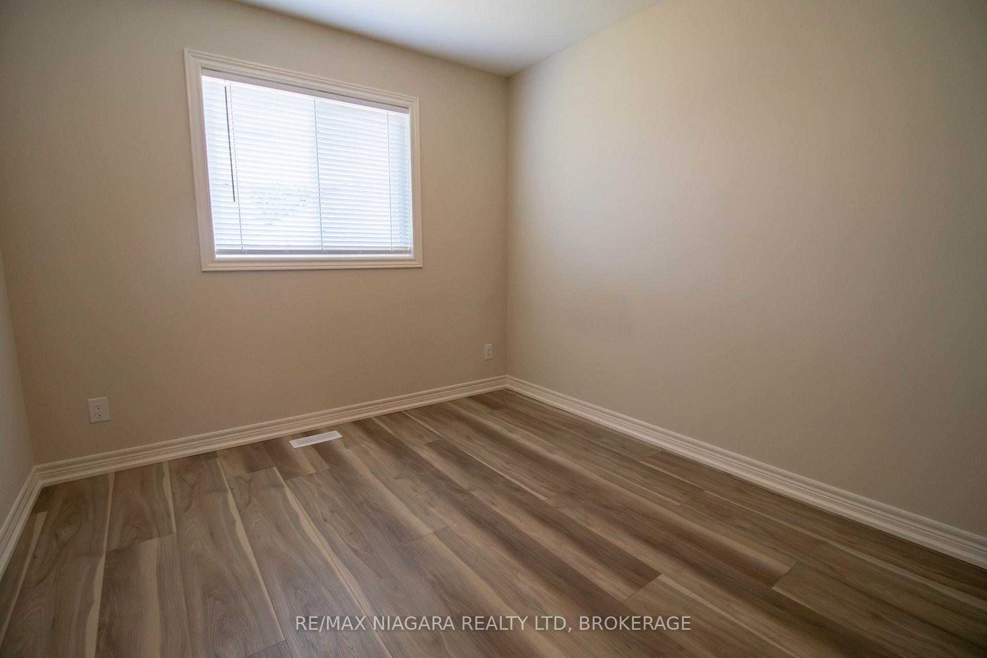 Photo 15 of 162 Winterberry Boulevard, Thorold, Confederation Heights — HOMEH