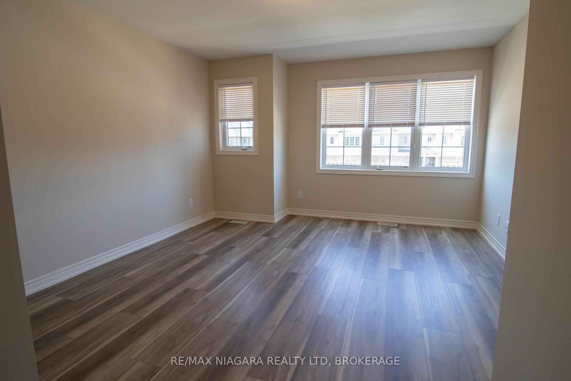 Photo 18 of 162 Winterberry Boulevard, Thorold, Confederation Heights — HOMEH